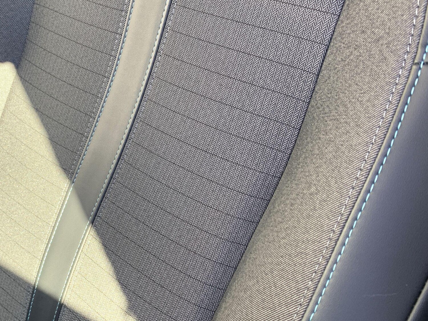 Used Peugeot E-2008 2021 for sale - 76550770: Photo 37