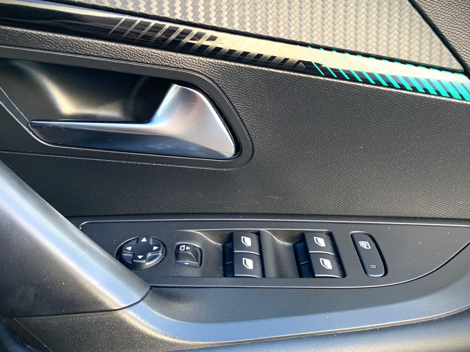 Used Peugeot E-2008 2021 for sale - 76550770: Photo 45