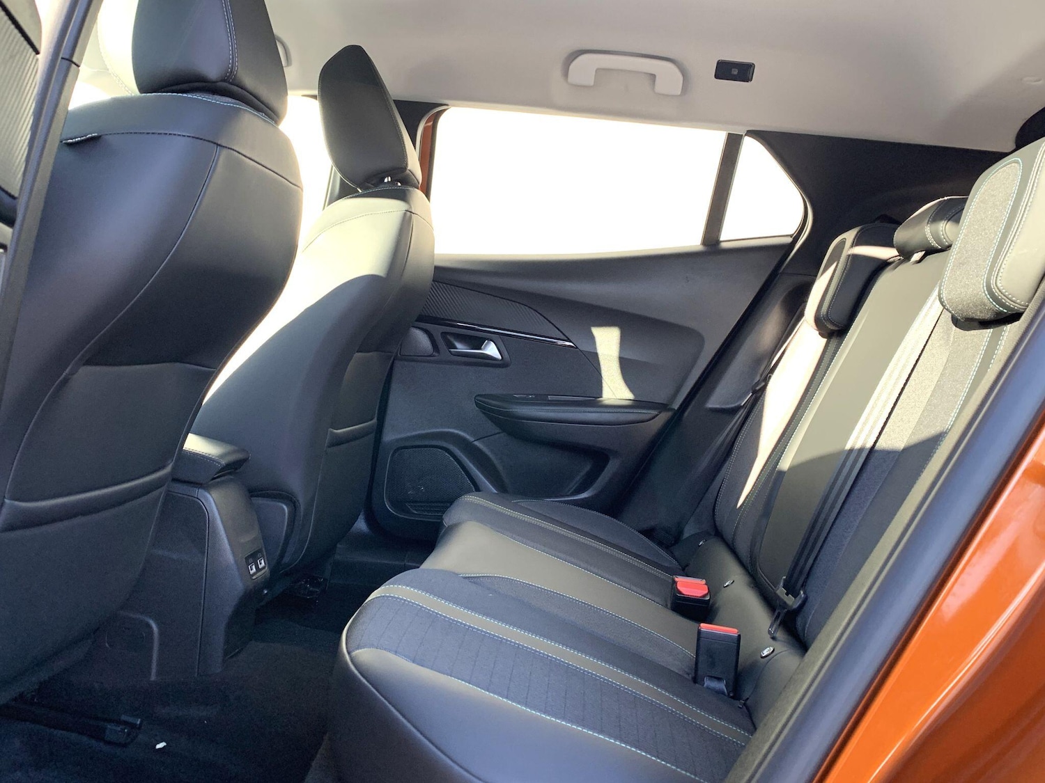 Used Peugeot E-2008 2021 for sale - 76550770: Photo 9