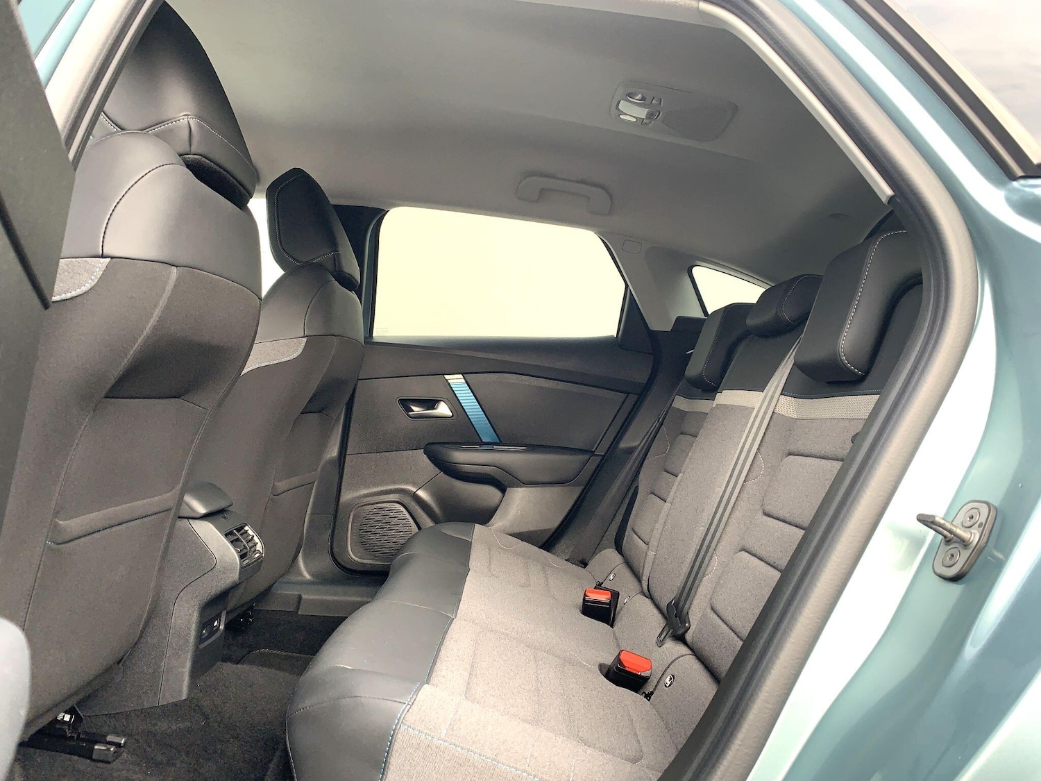 Used Citroen e-C4 2023 for sale - 77993157: Photo 9