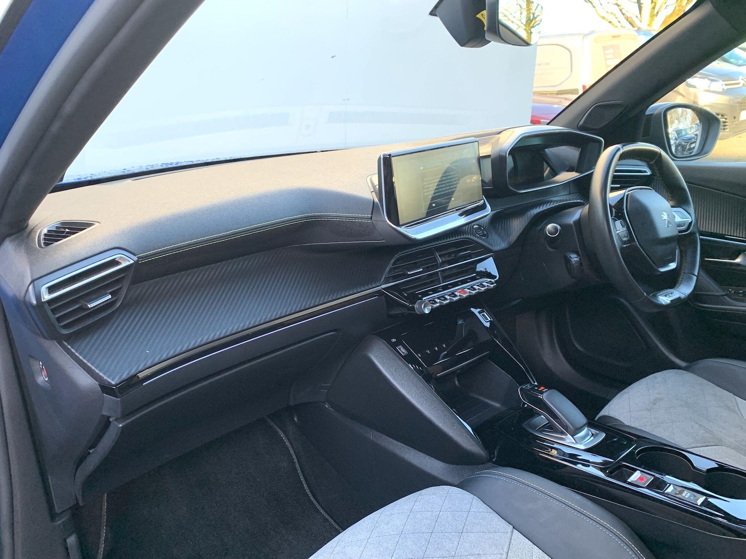 Used Peugeot E-2008 2021 for sale - 76550198: Photo 17