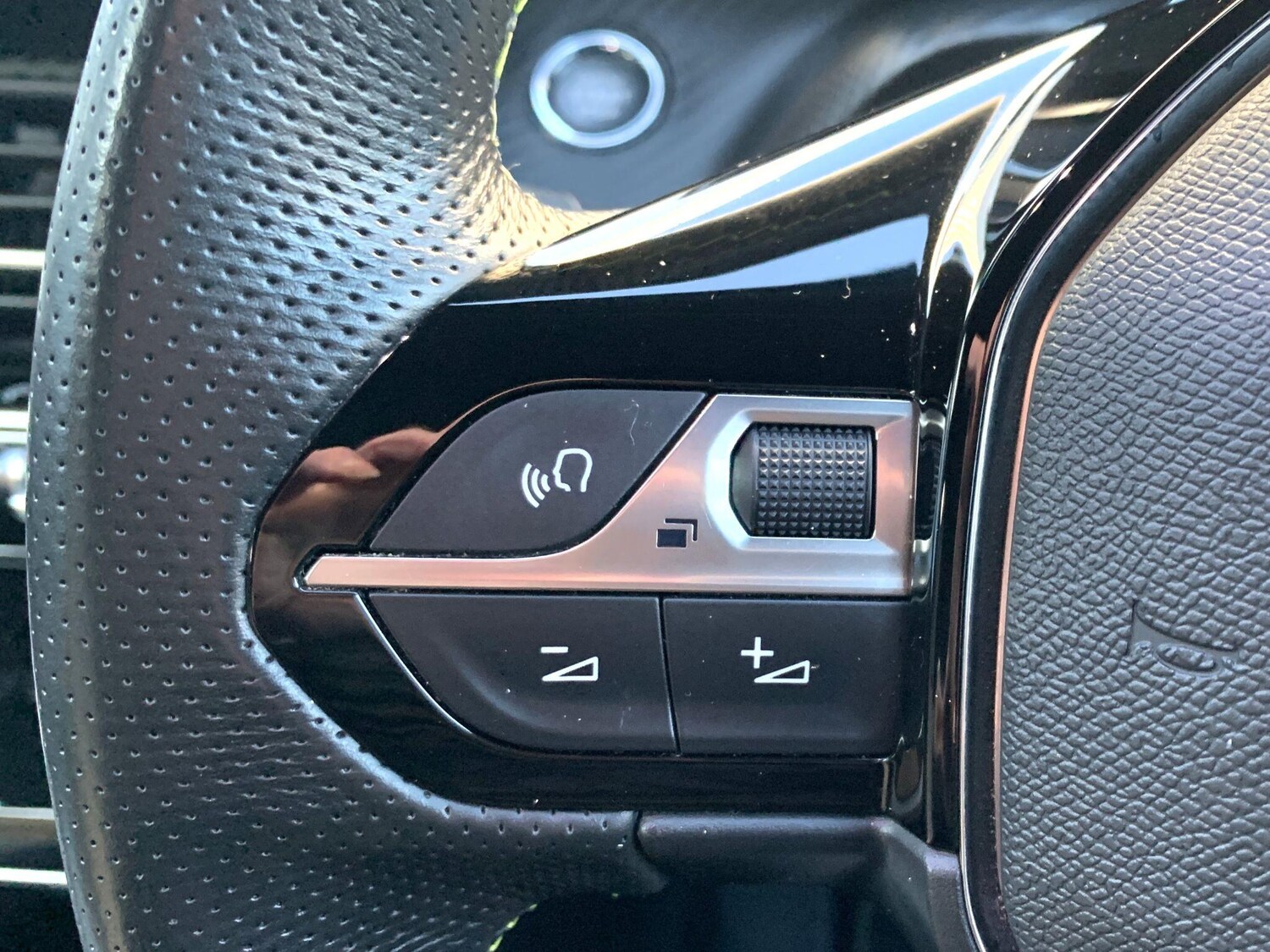 Used Peugeot E-2008 2021 for sale - 76550198: Photo 23