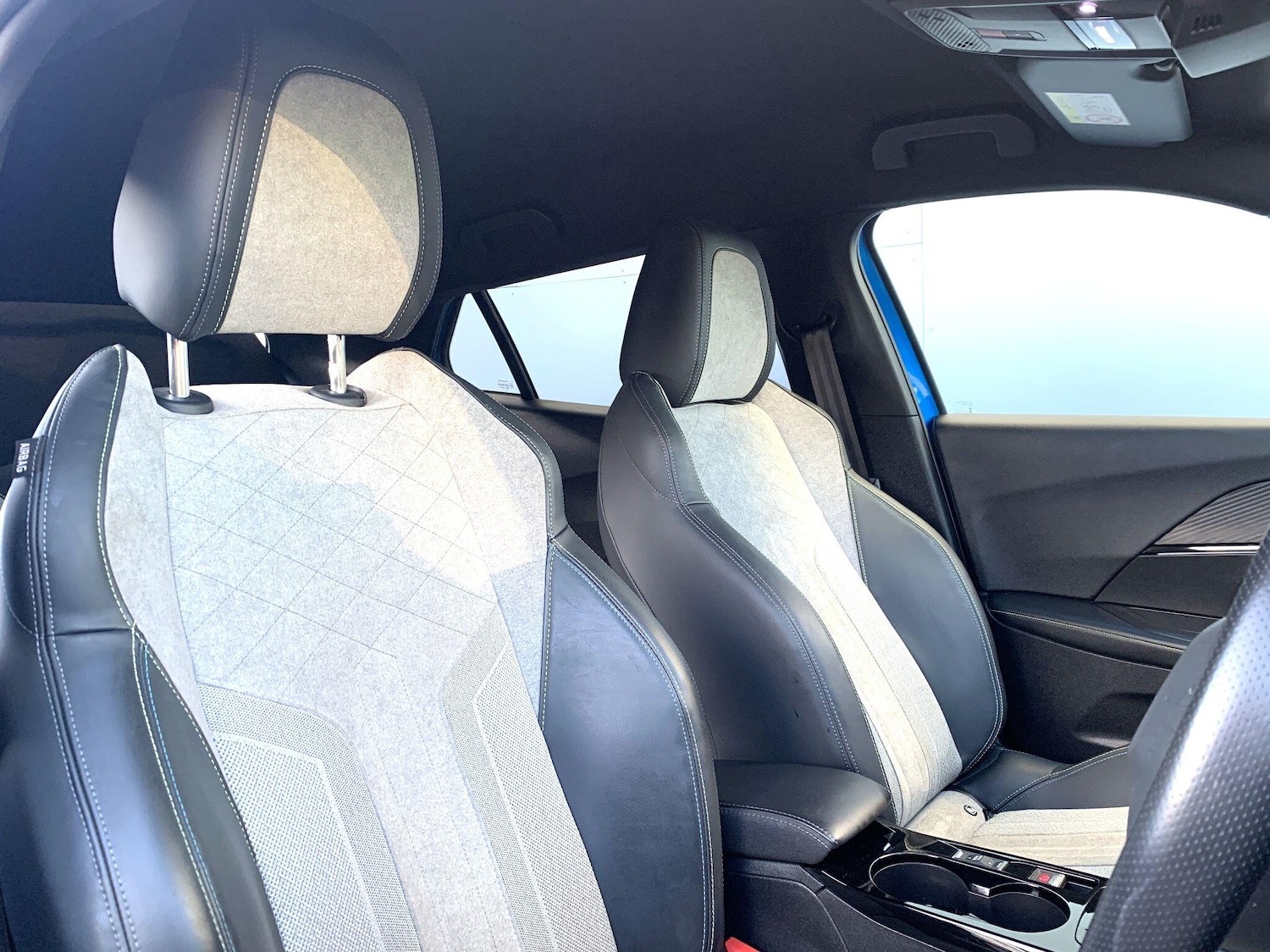 Used Peugeot E-2008 2021 for sale - 76550198: Photo 32