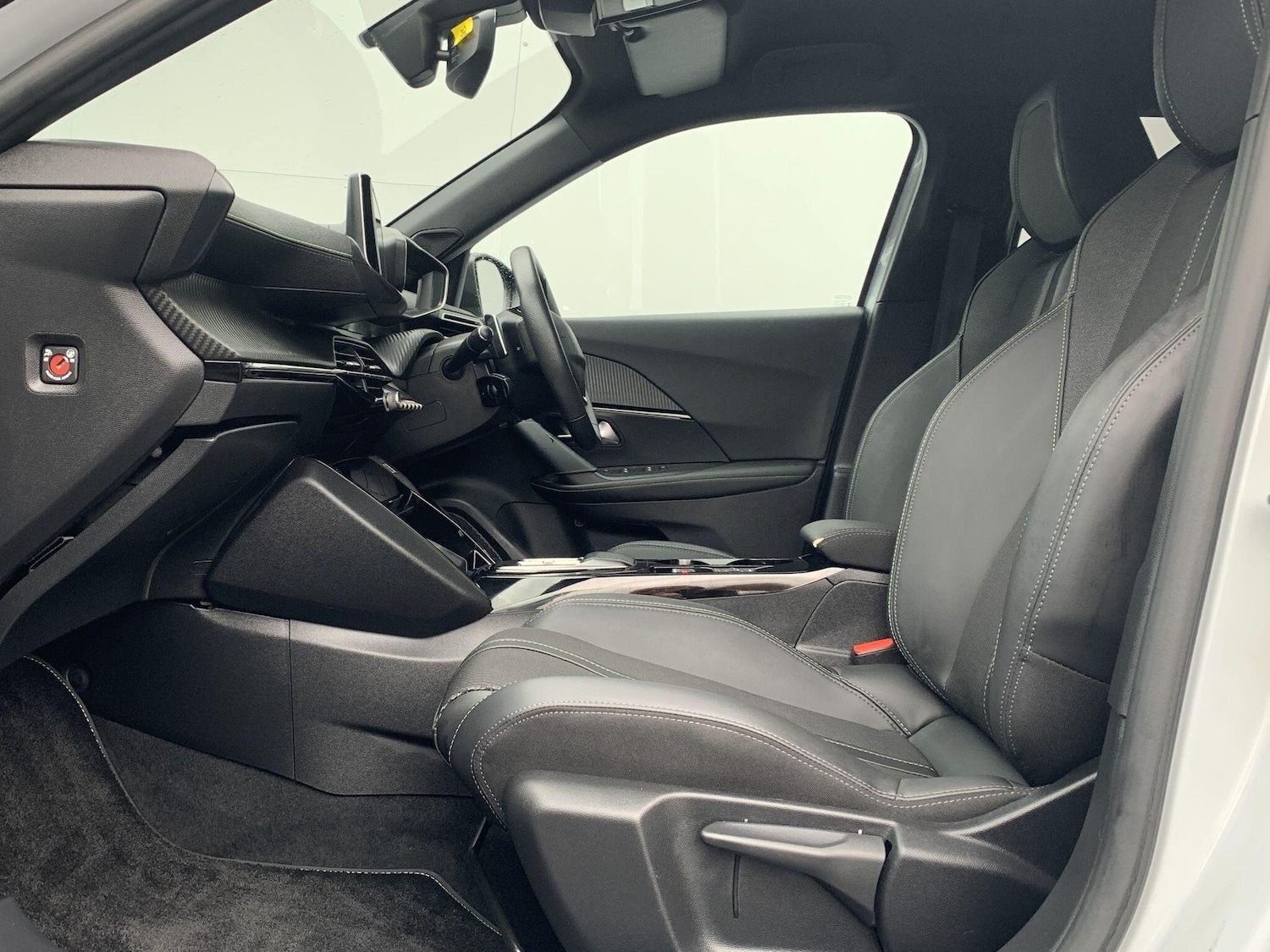 Used Peugeot 2008 2023 for sale - 76634249: Photo 7