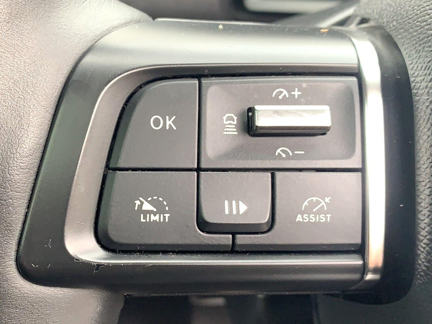 Used Citroen e-C4 2022 for sale - 75707265: Photo 25
