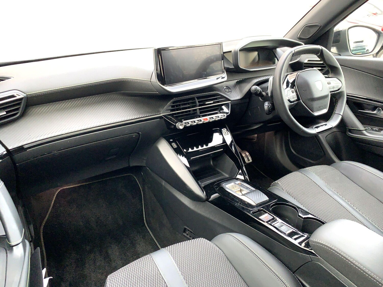 Used Peugeot 2008 2025 for sale - 76991493: Photo 31