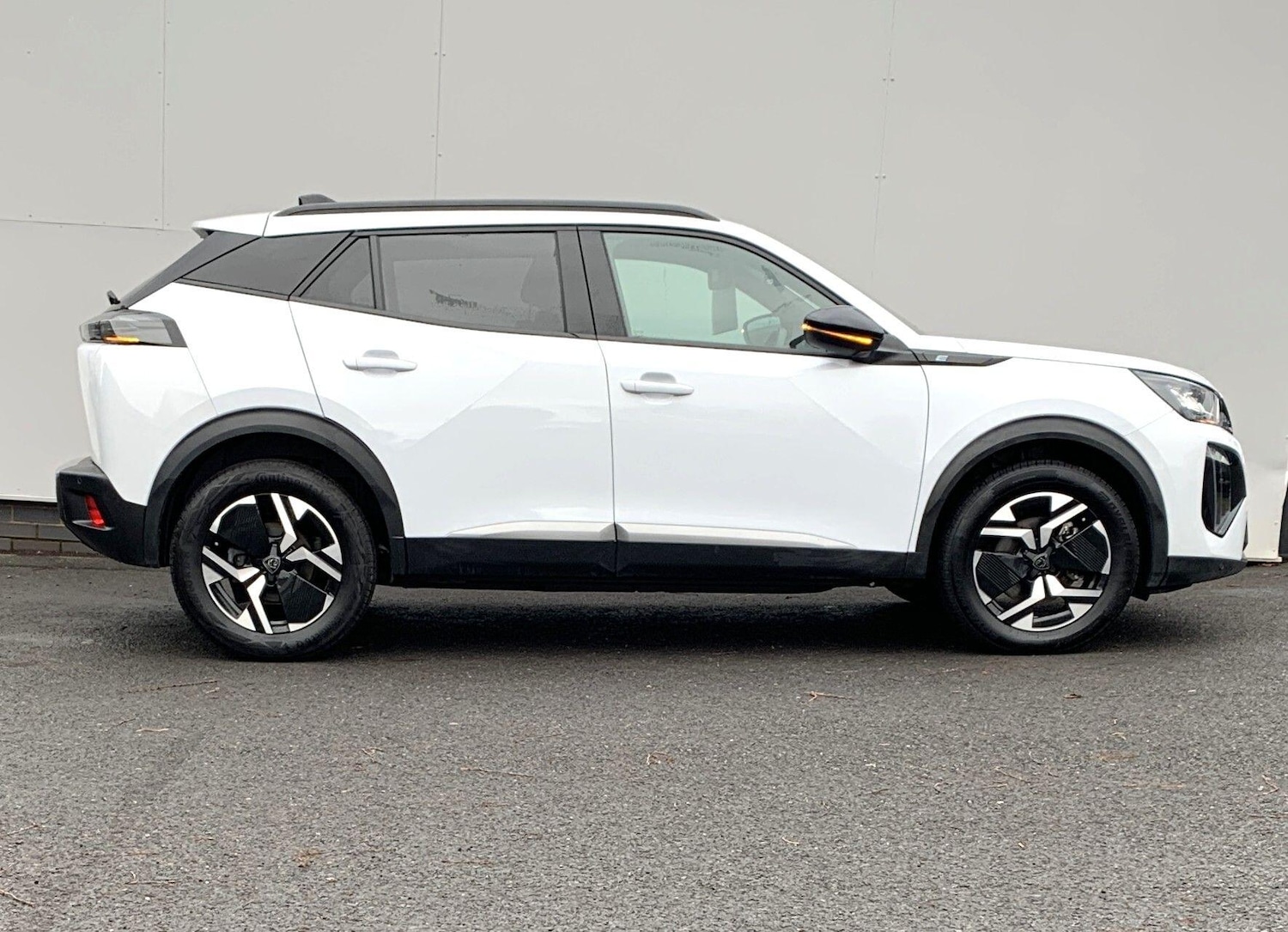 Used Peugeot E-2008 2024 for sale - 76990899: Photo 10