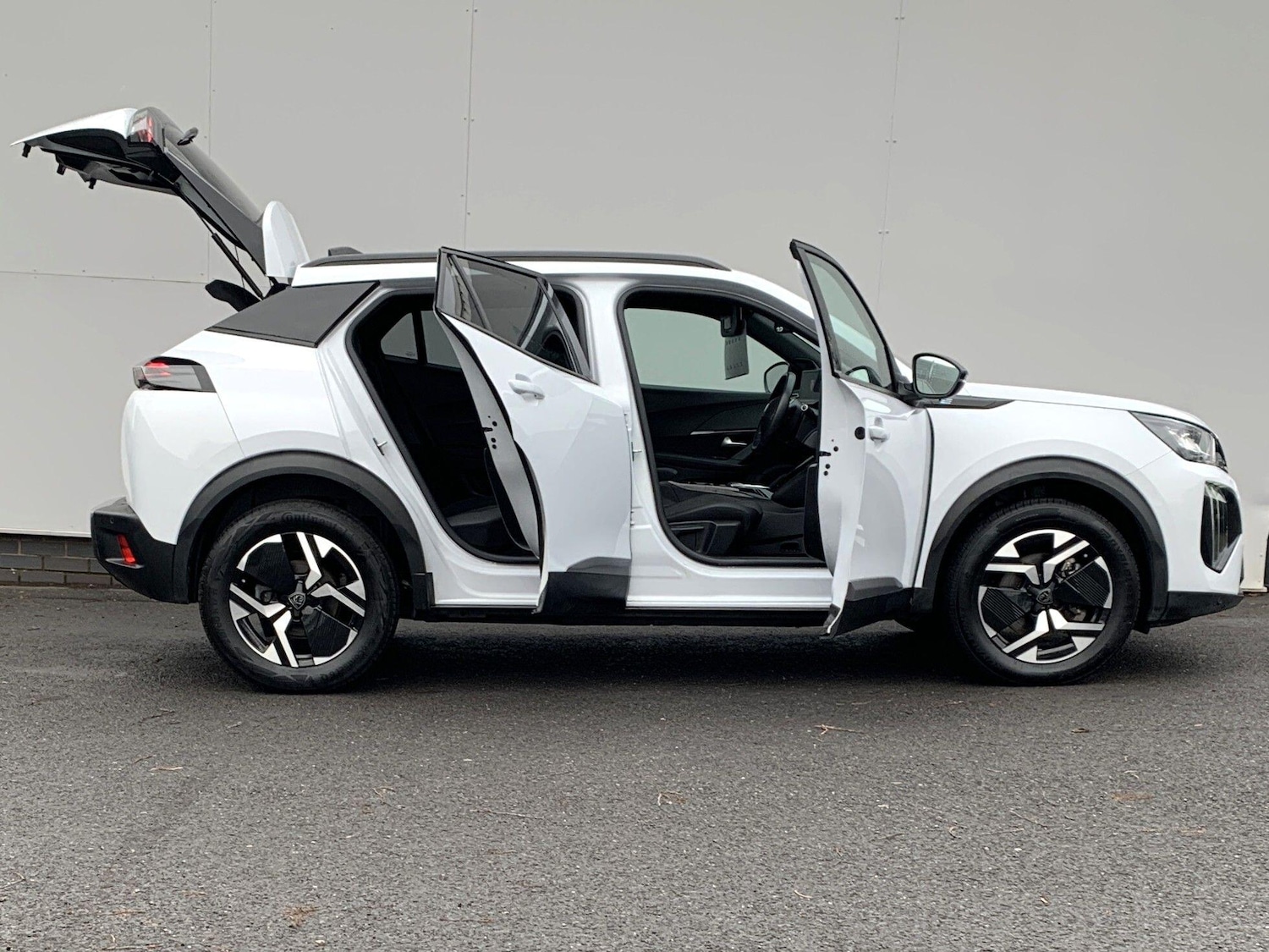 Used Peugeot E-2008 2024 for sale - 76990899: Photo 12