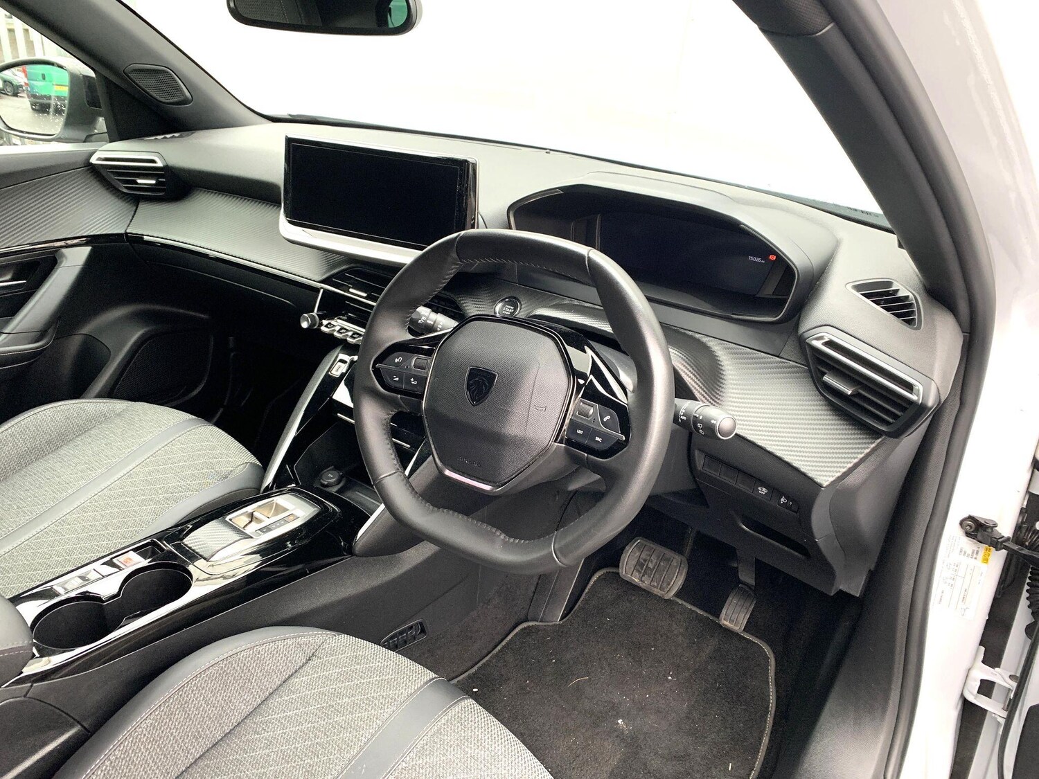 Used Peugeot E-2008 2024 for sale - 76990899: Photo 25