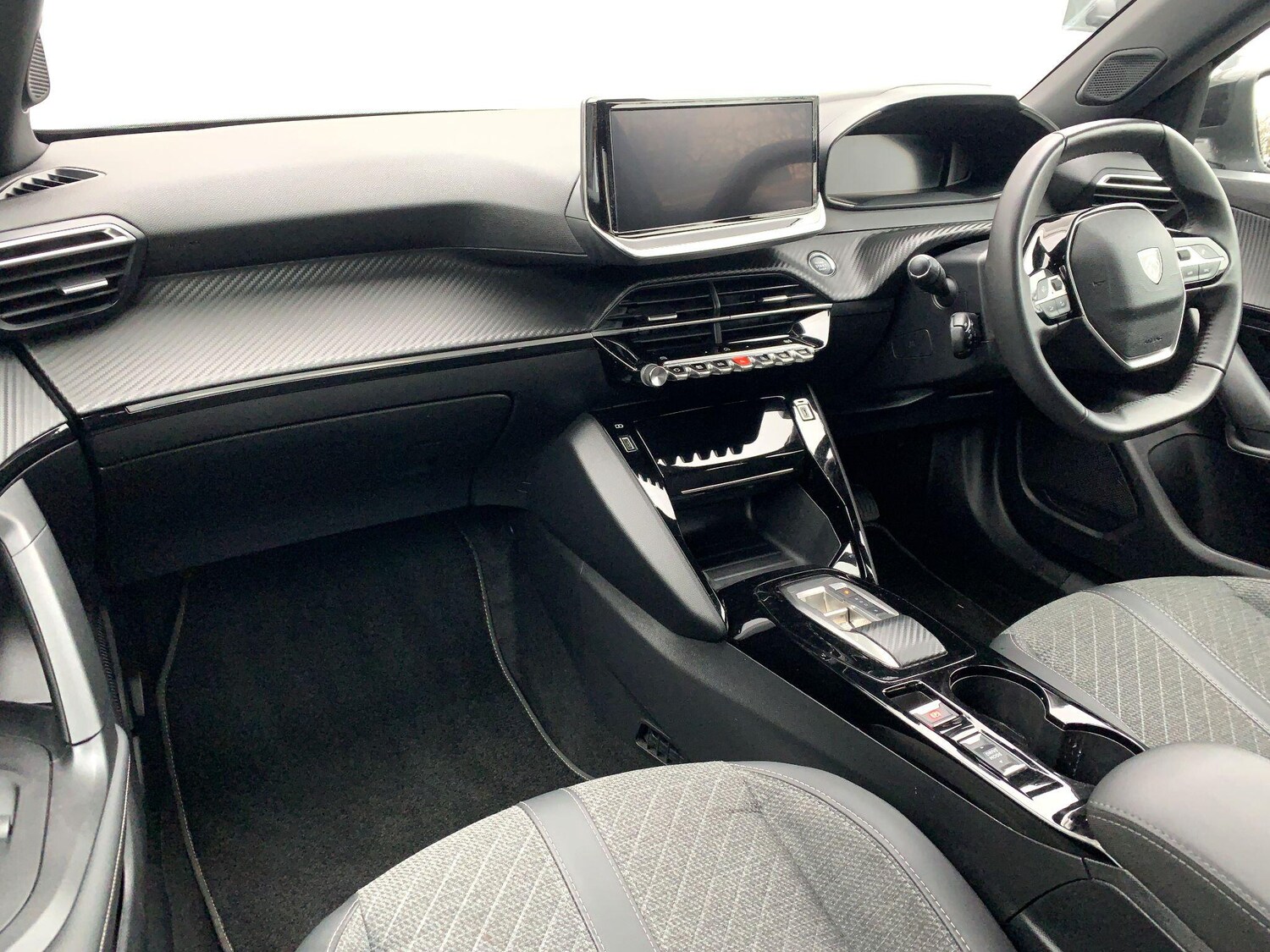 Used Peugeot E-2008 2024 for sale - 76990899: Photo 31