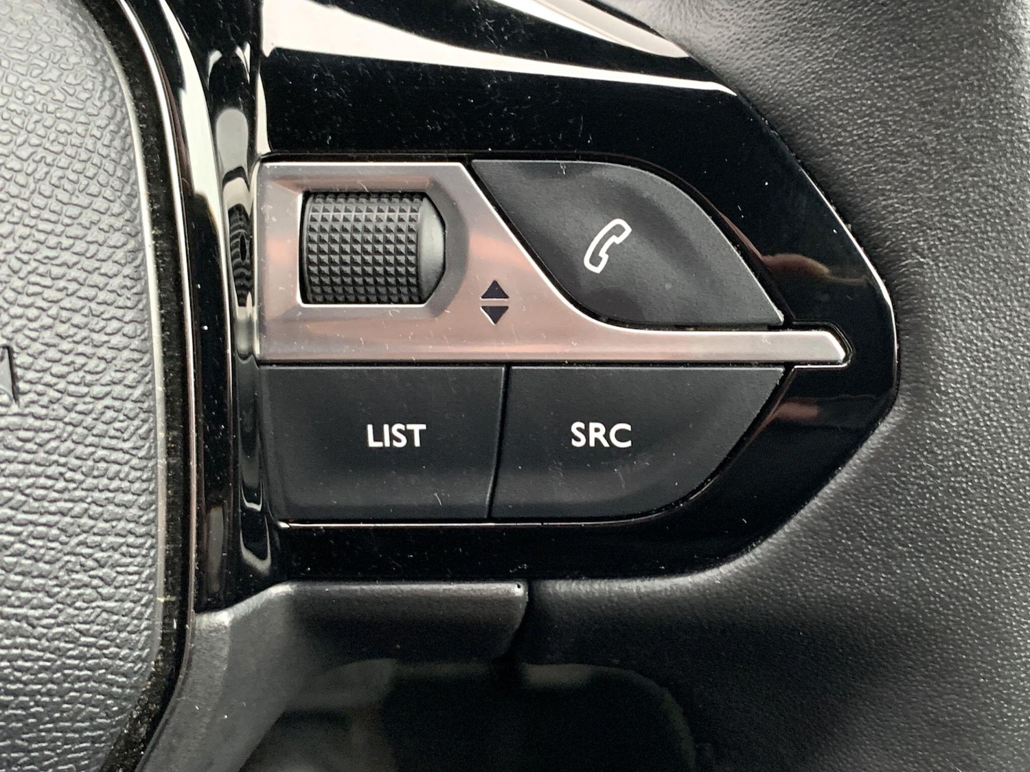 Used Peugeot E-2008 2024 for sale - 76990899: Photo 36