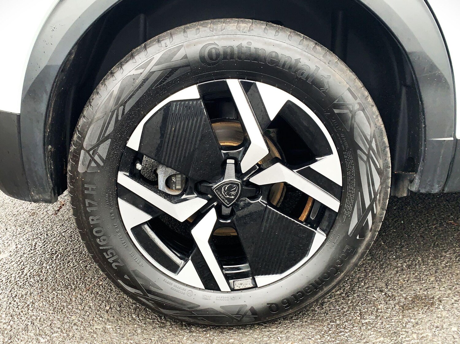 Used Peugeot E-2008 2024 for sale - 76990899: Photo 43