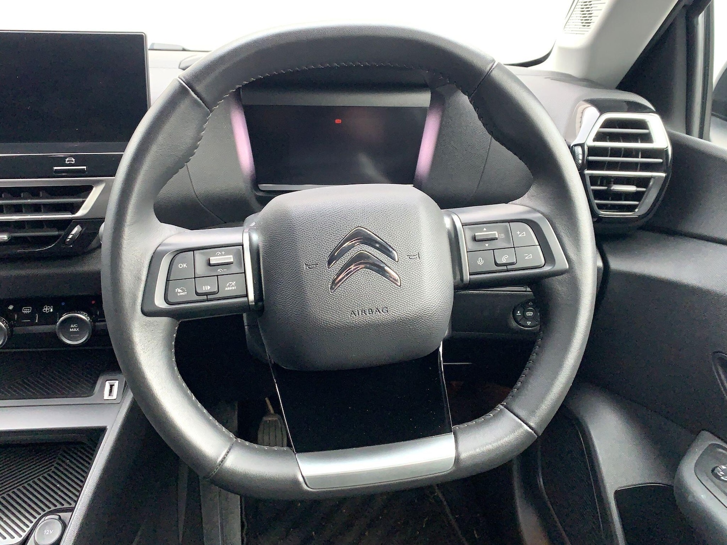 Used Citroen C4 2024 for sale - 76913096: Photo 31