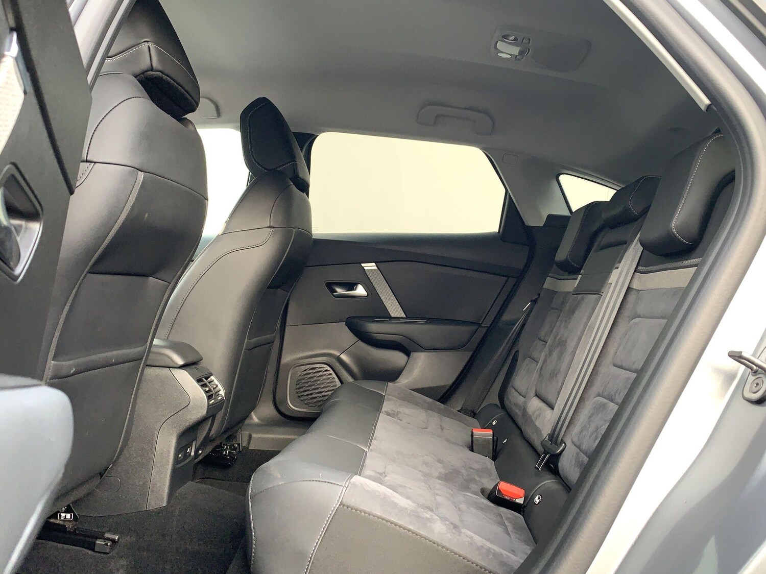 Used Citroen C4 2024 for sale - 76913096: Photo 9