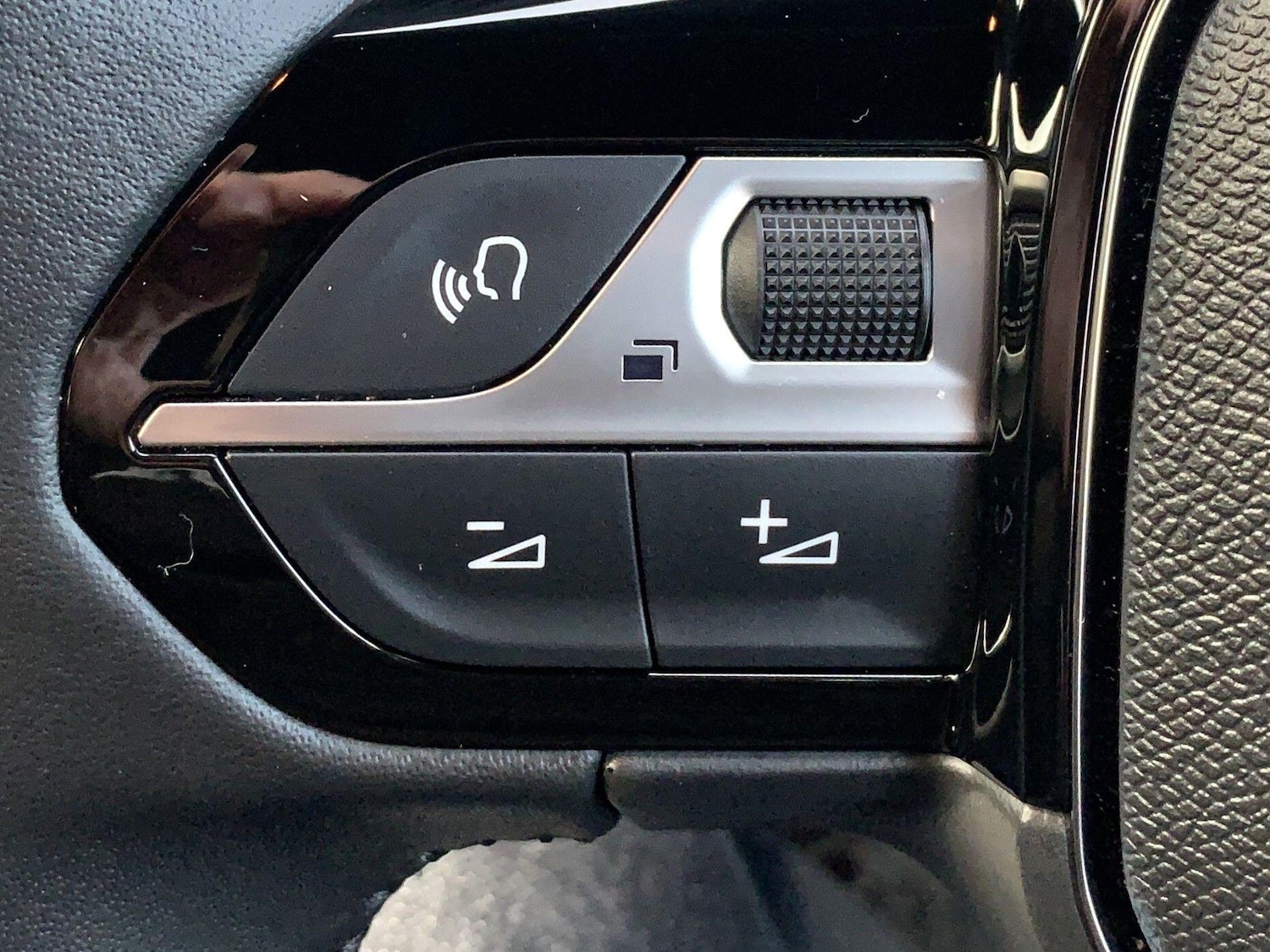 Used Peugeot 2008 2024 for sale - 75782068: Photo 23