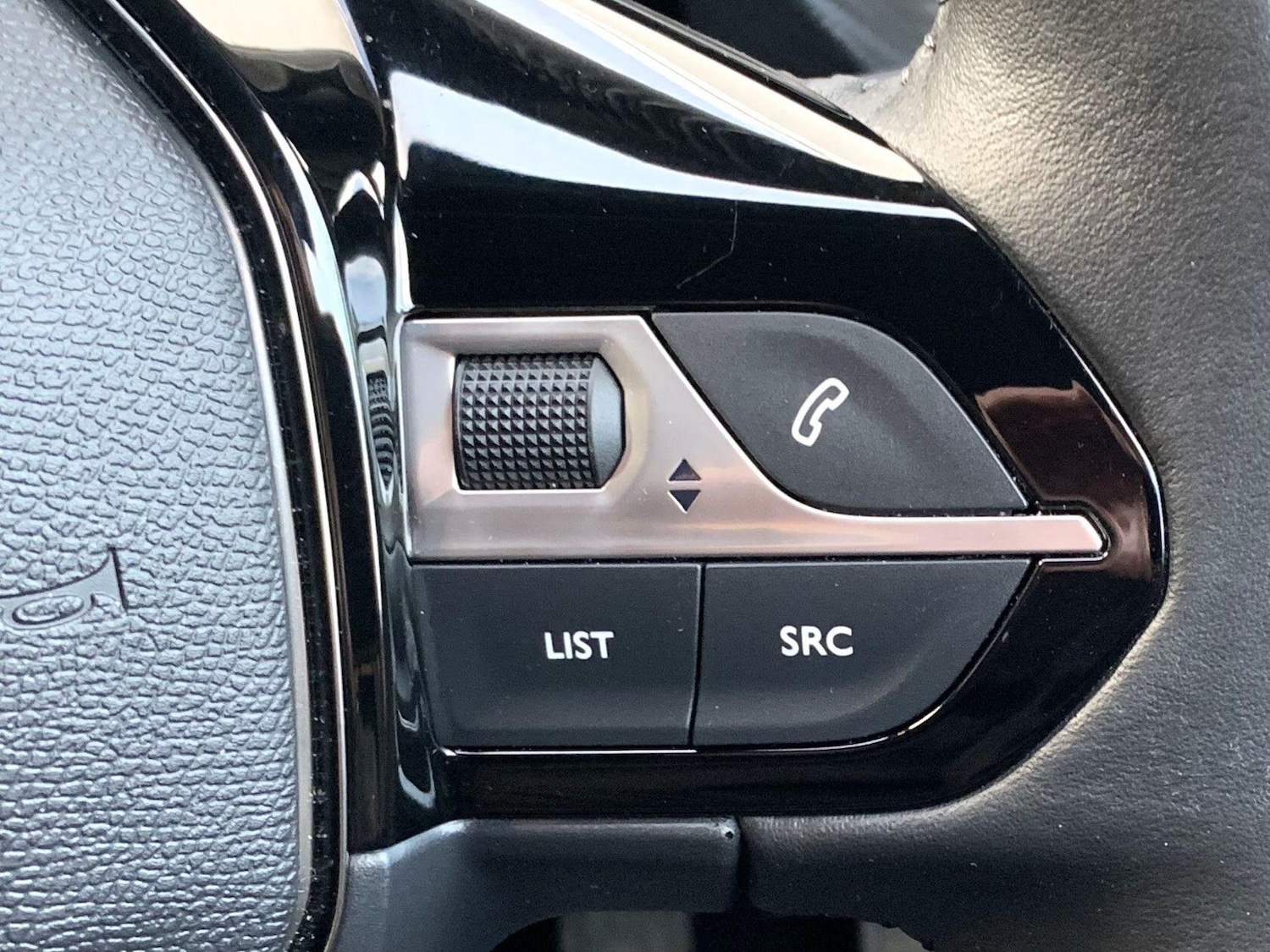 Used Peugeot 2008 2024 for sale - 75782068: Photo 25