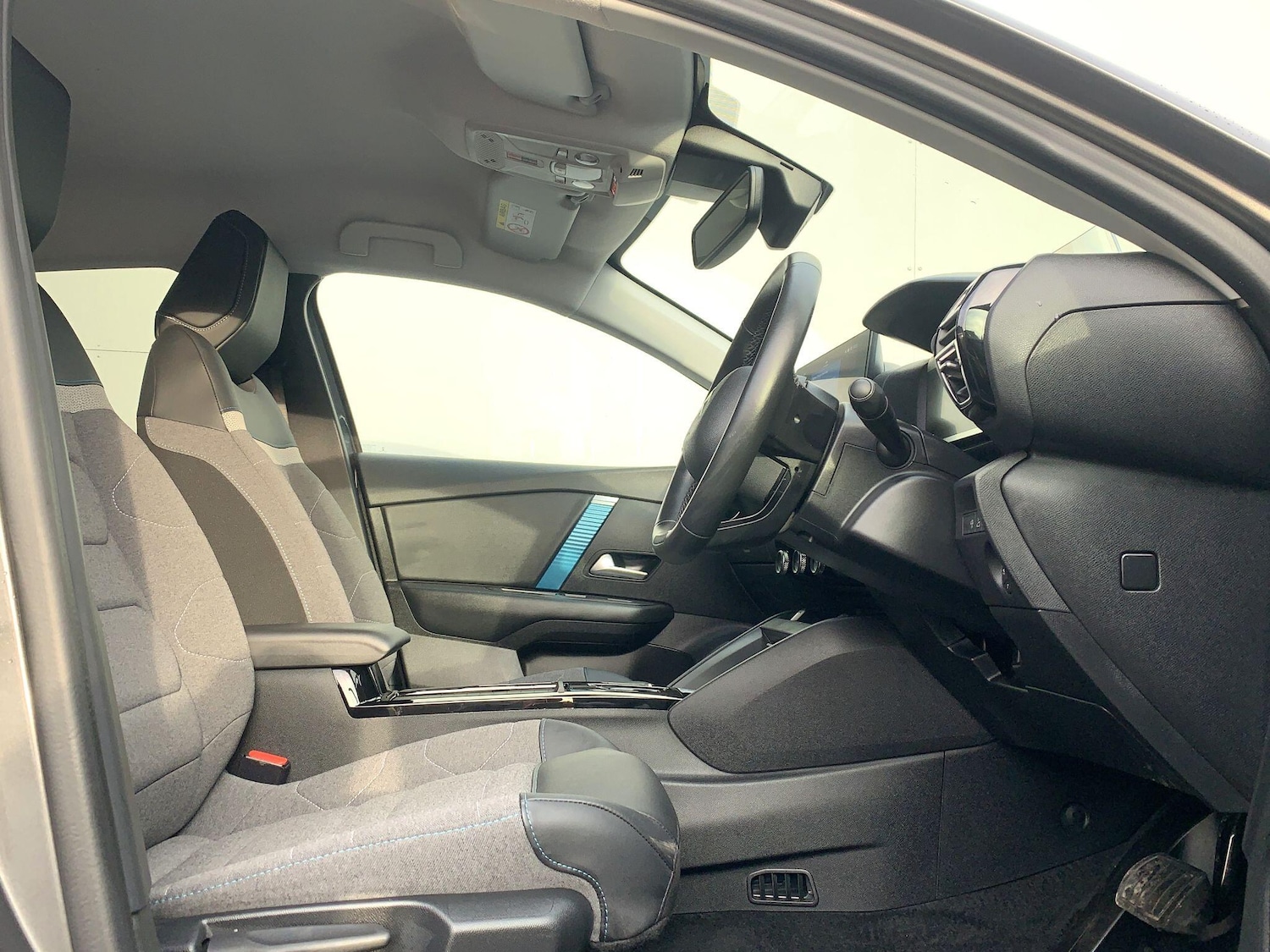 Used Citroen C4 2023 for sale - 76855830: Photo 2