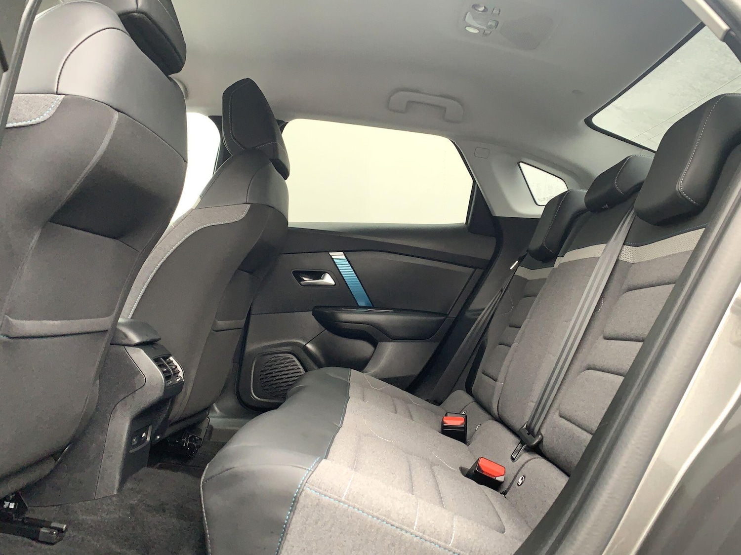 Used Citroen C4 2023 for sale - 76855830: Photo 9