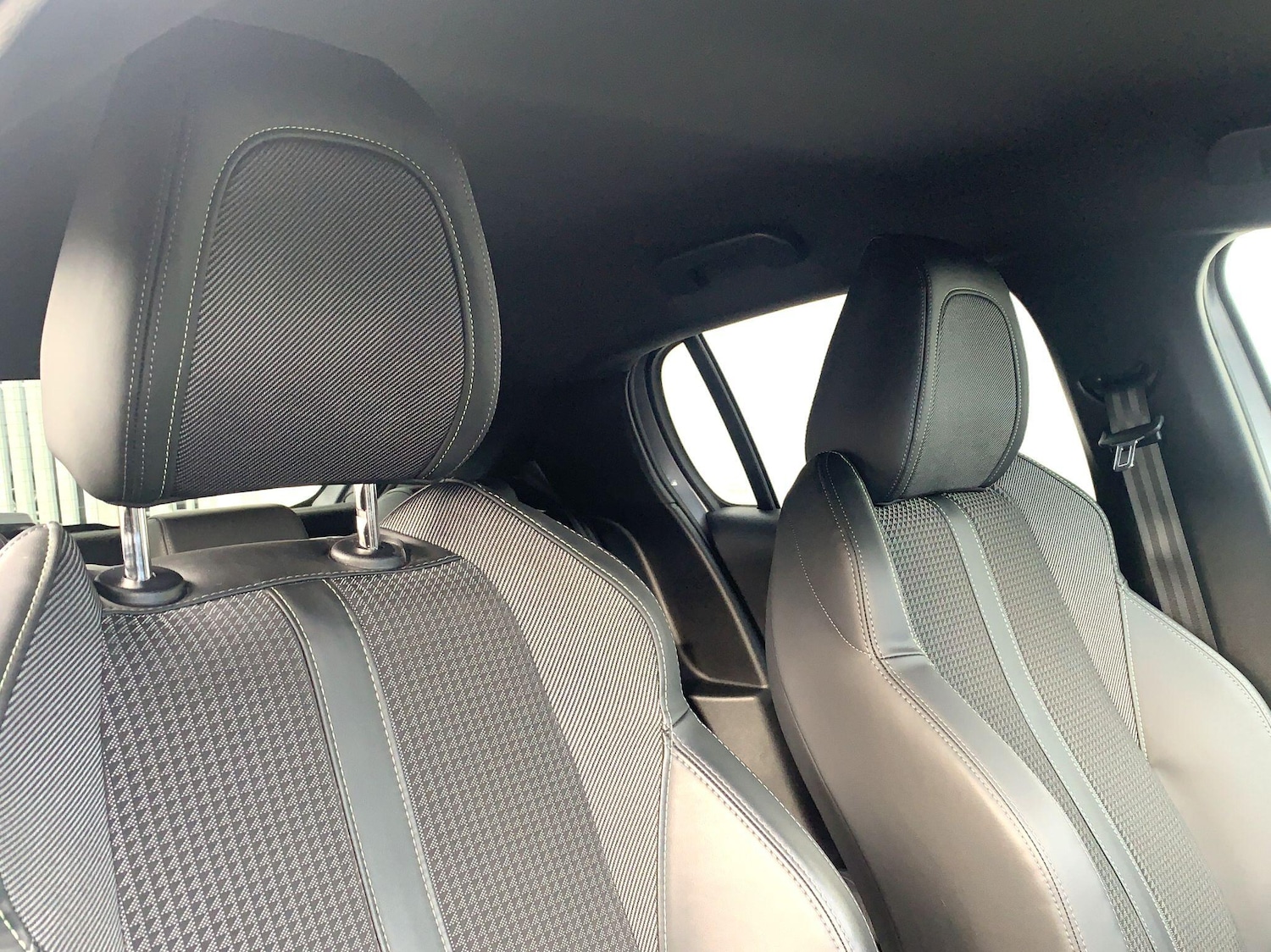 Used Peugeot E-208 2021 for sale - 77191062: Photo 11