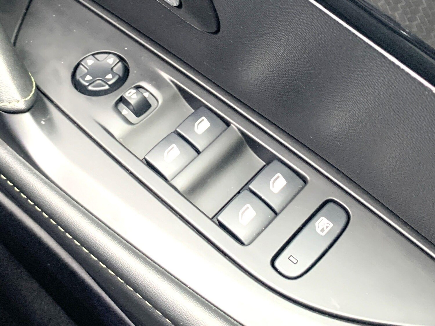 Used Peugeot E-208 2021 for sale - 77191062: Photo 48