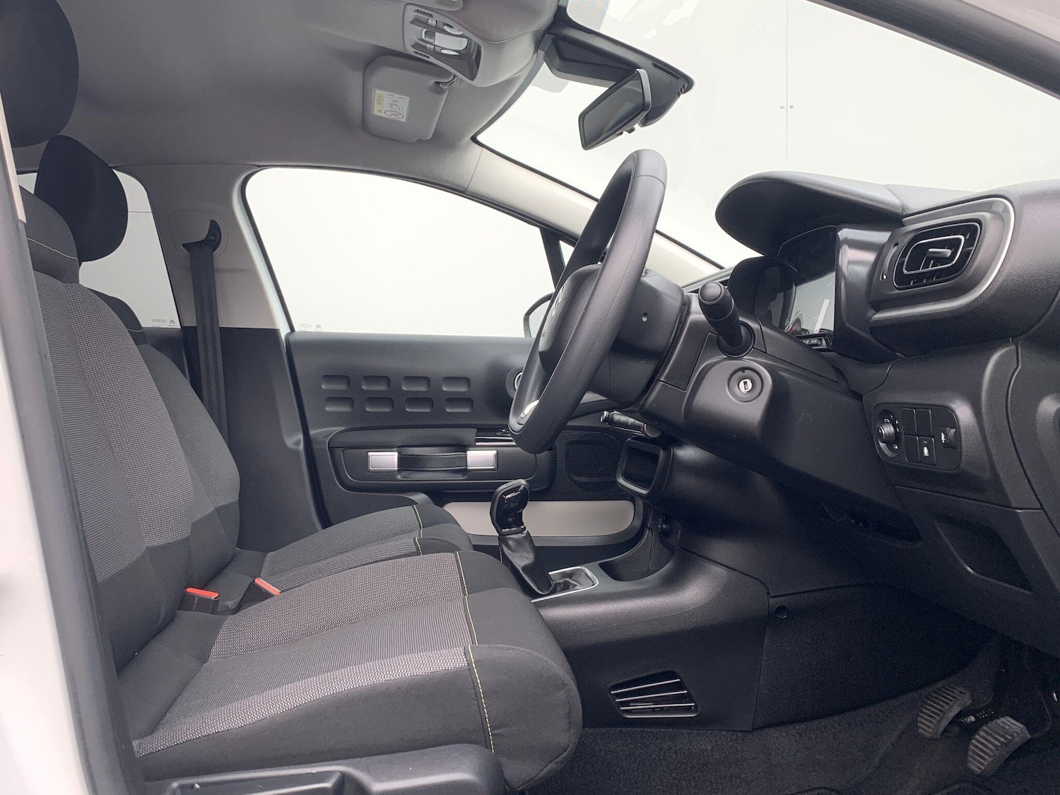 Used Citroen C3 2023 for sale - 76573179: Photo 2