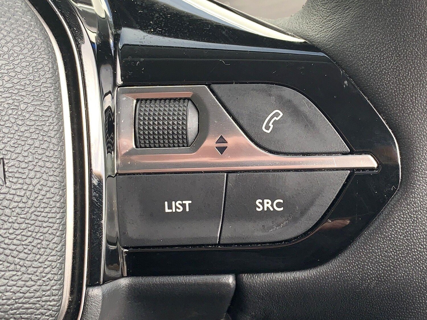 Used Peugeot E-208 2022 for sale - 76283421: Photo 26