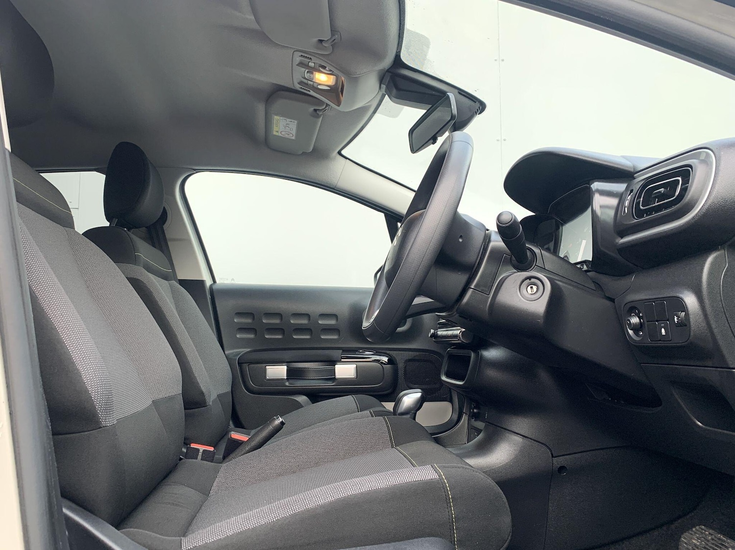 Used Citroen C3 2023 for sale - 76714959: Photo 2