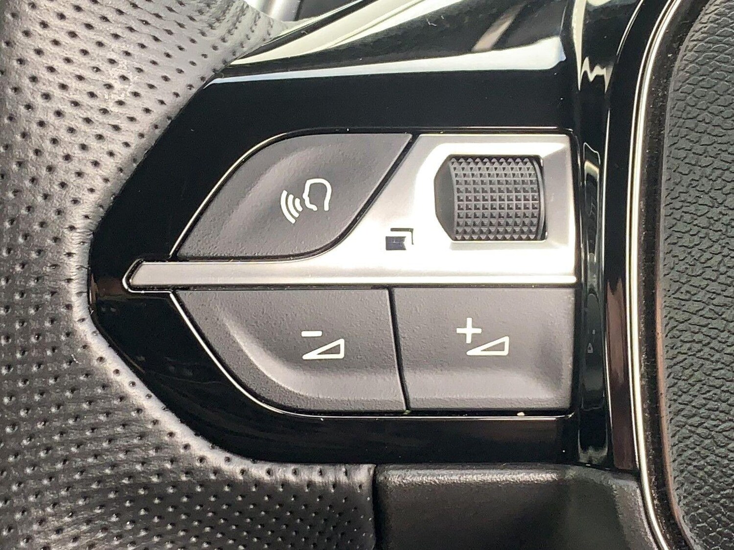 Used Peugeot 2008 2023 for sale - 76059290: Photo 21