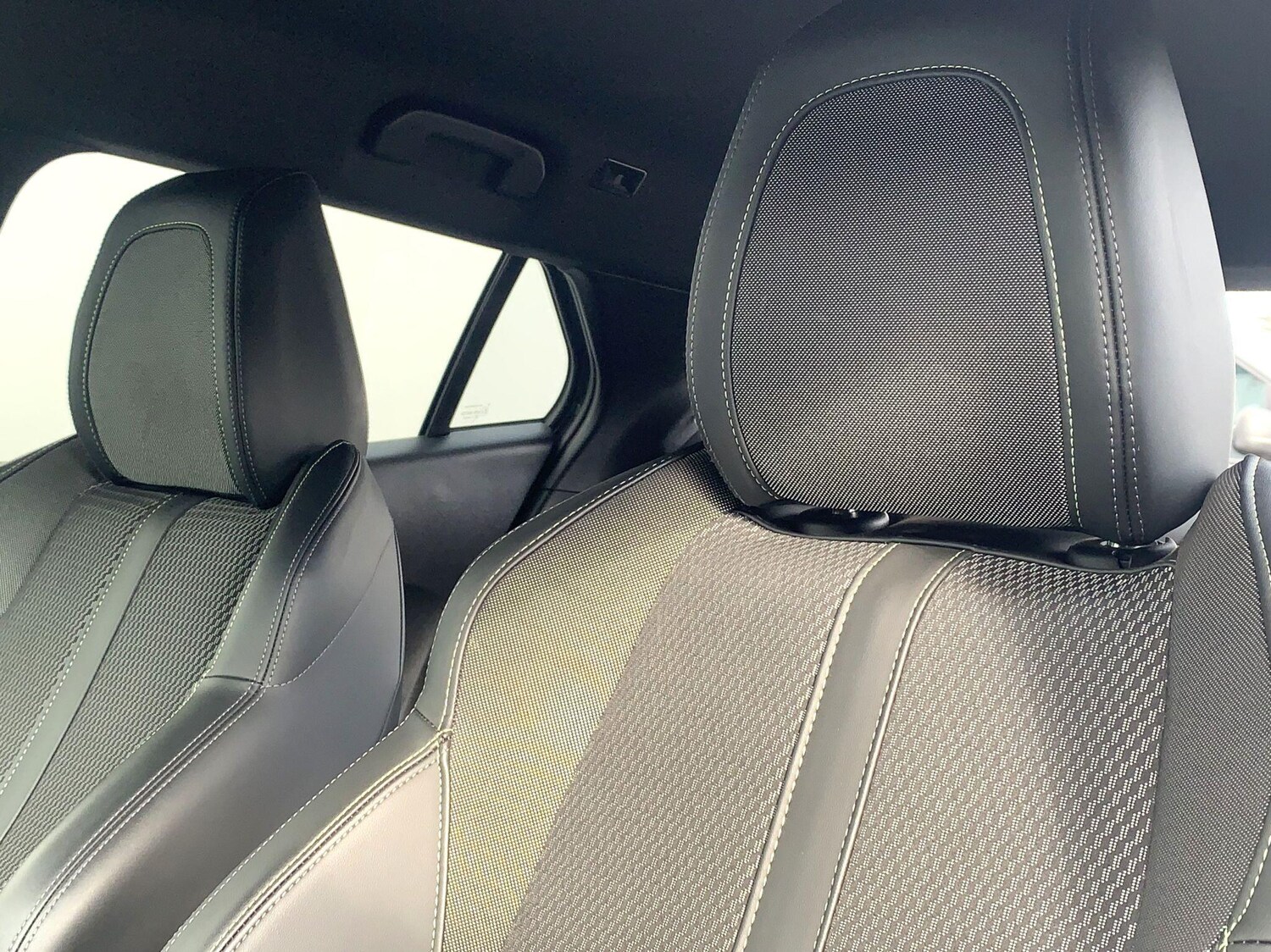 Used Peugeot 2008 2023 for sale - 76059290: Photo 31