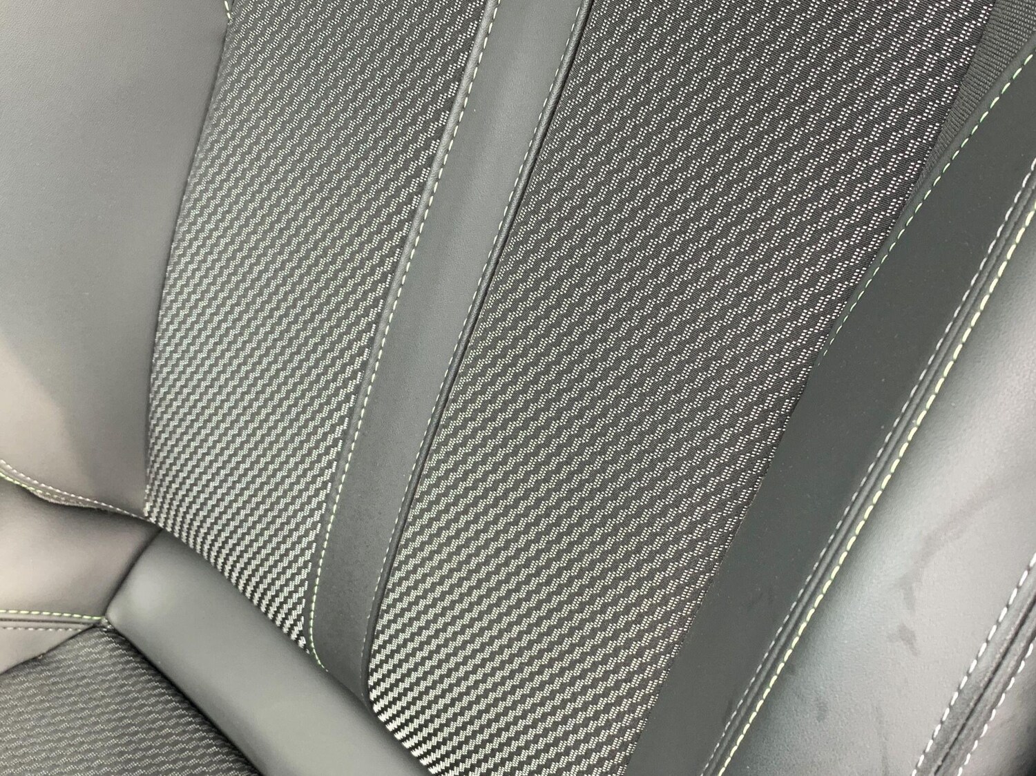 Used Peugeot 2008 2023 for sale - 76059290: Photo 33