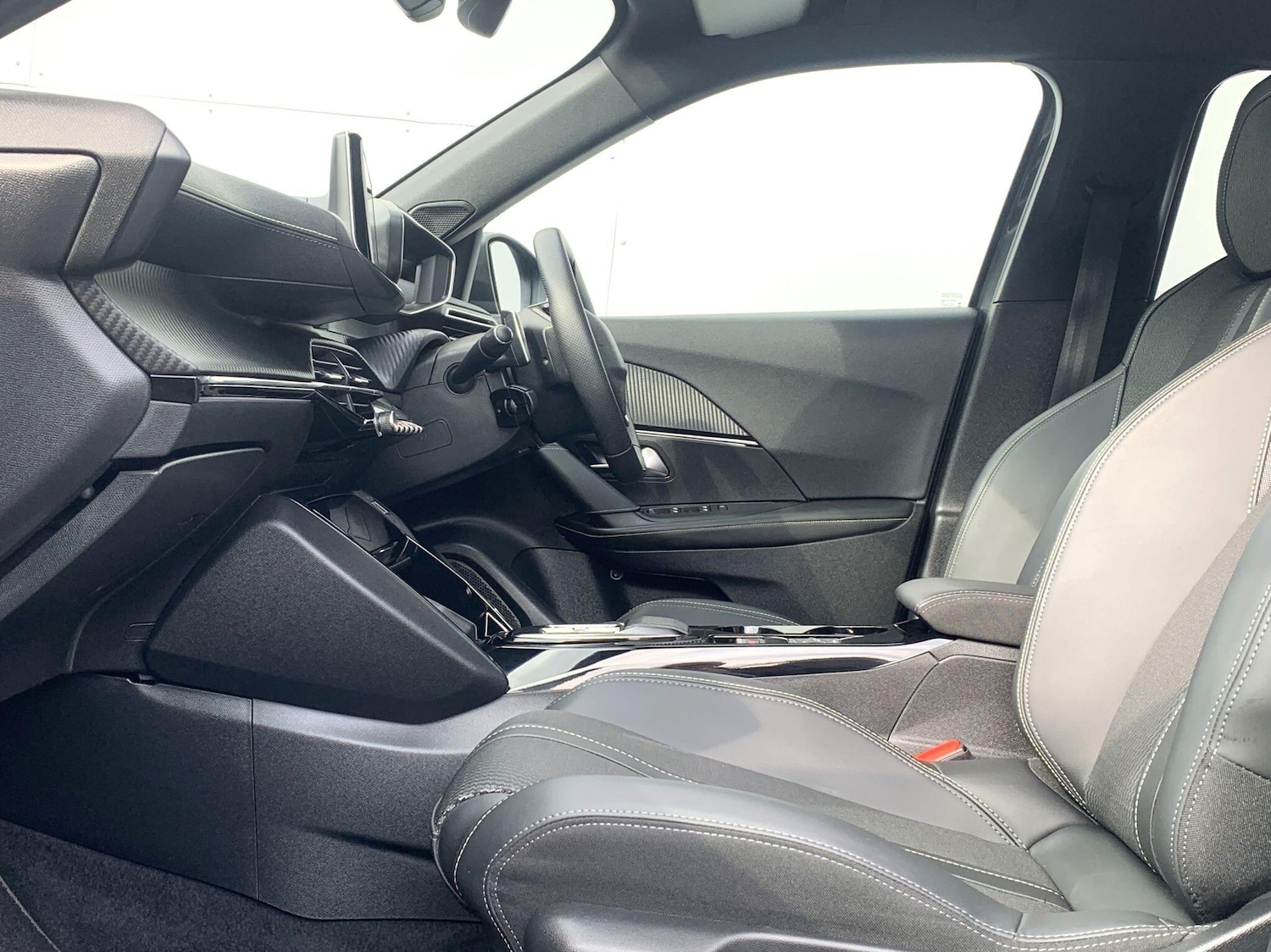 Used Peugeot 2008 2023 for sale - 76059290: Photo 7