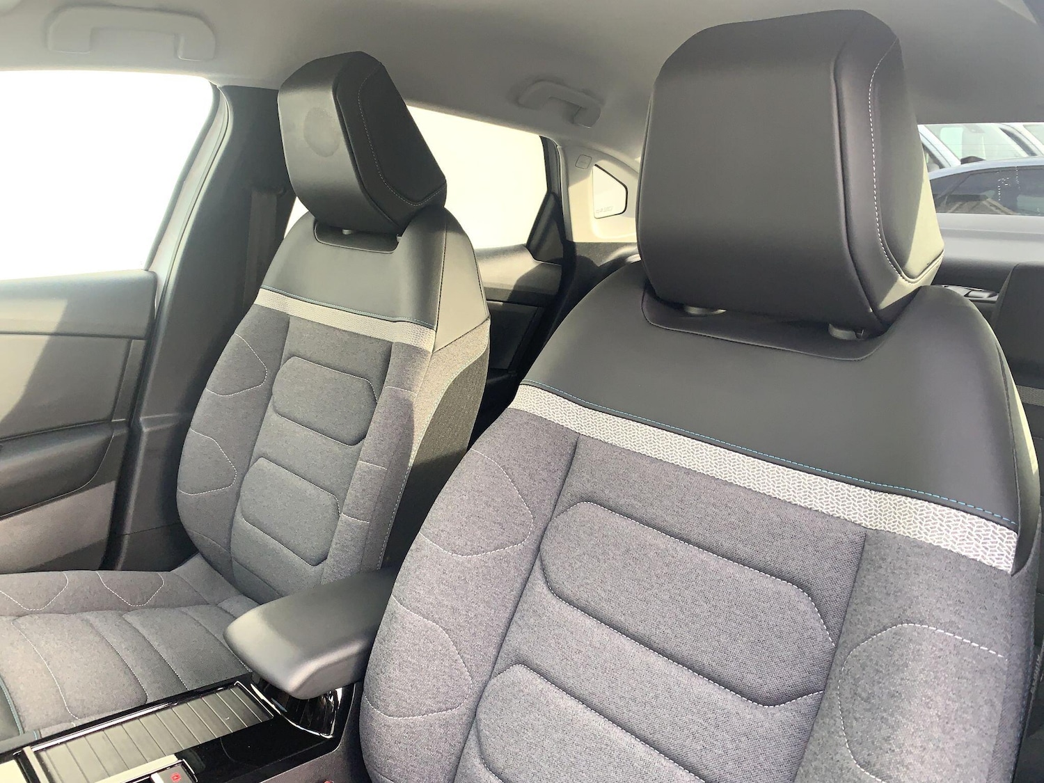 Used Citroen e-C4 X 2023 for sale - 77358432: Photo 13