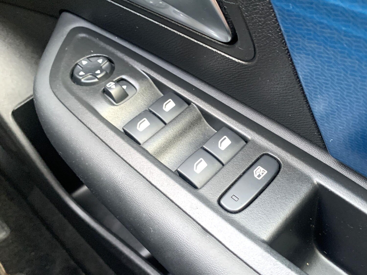 Used Citroen e-C4 X 2023 for sale - 77358432: Photo 33