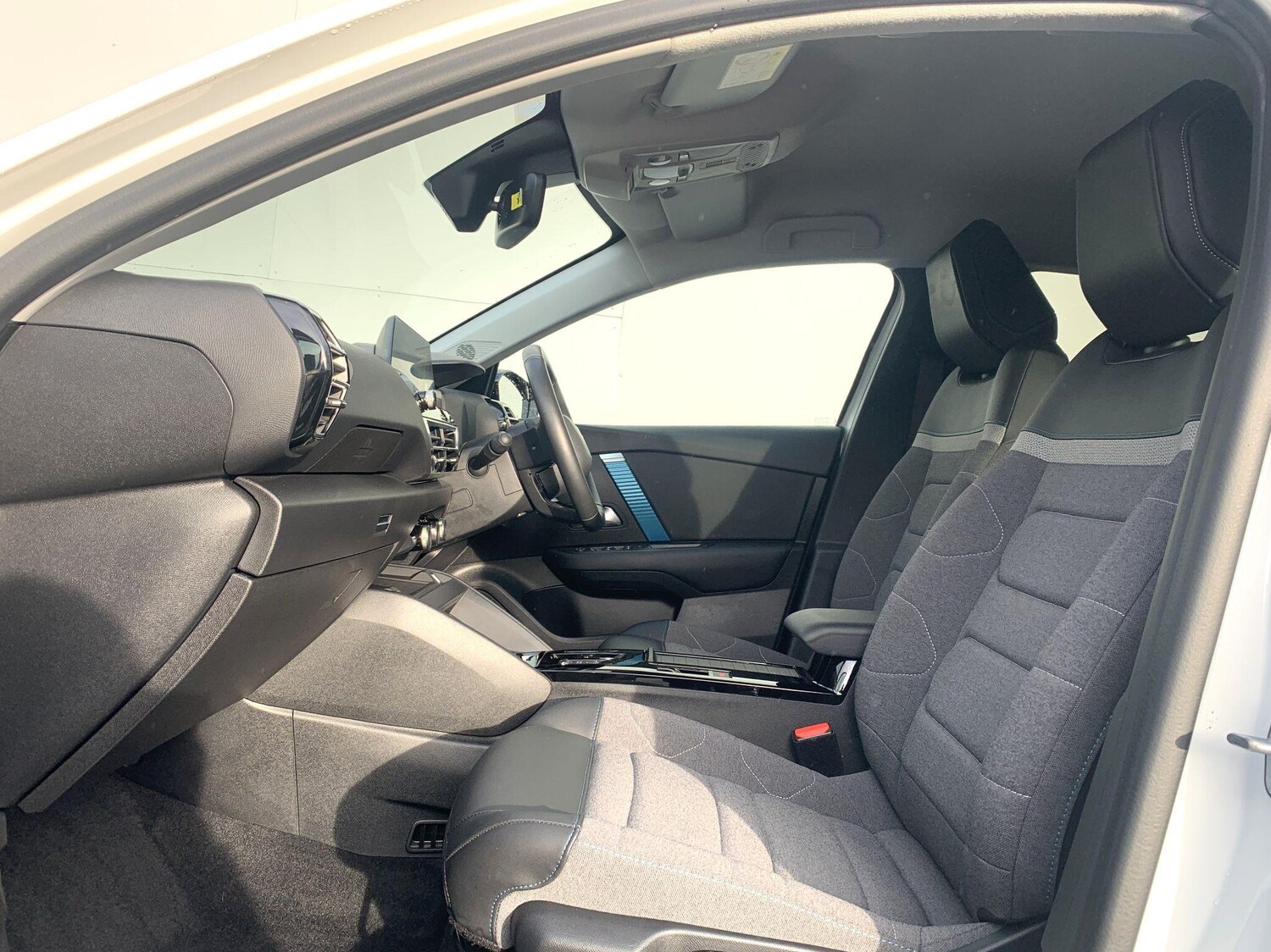 Used Citroen e-C4 X 2023 for sale - 77358432: Photo 7