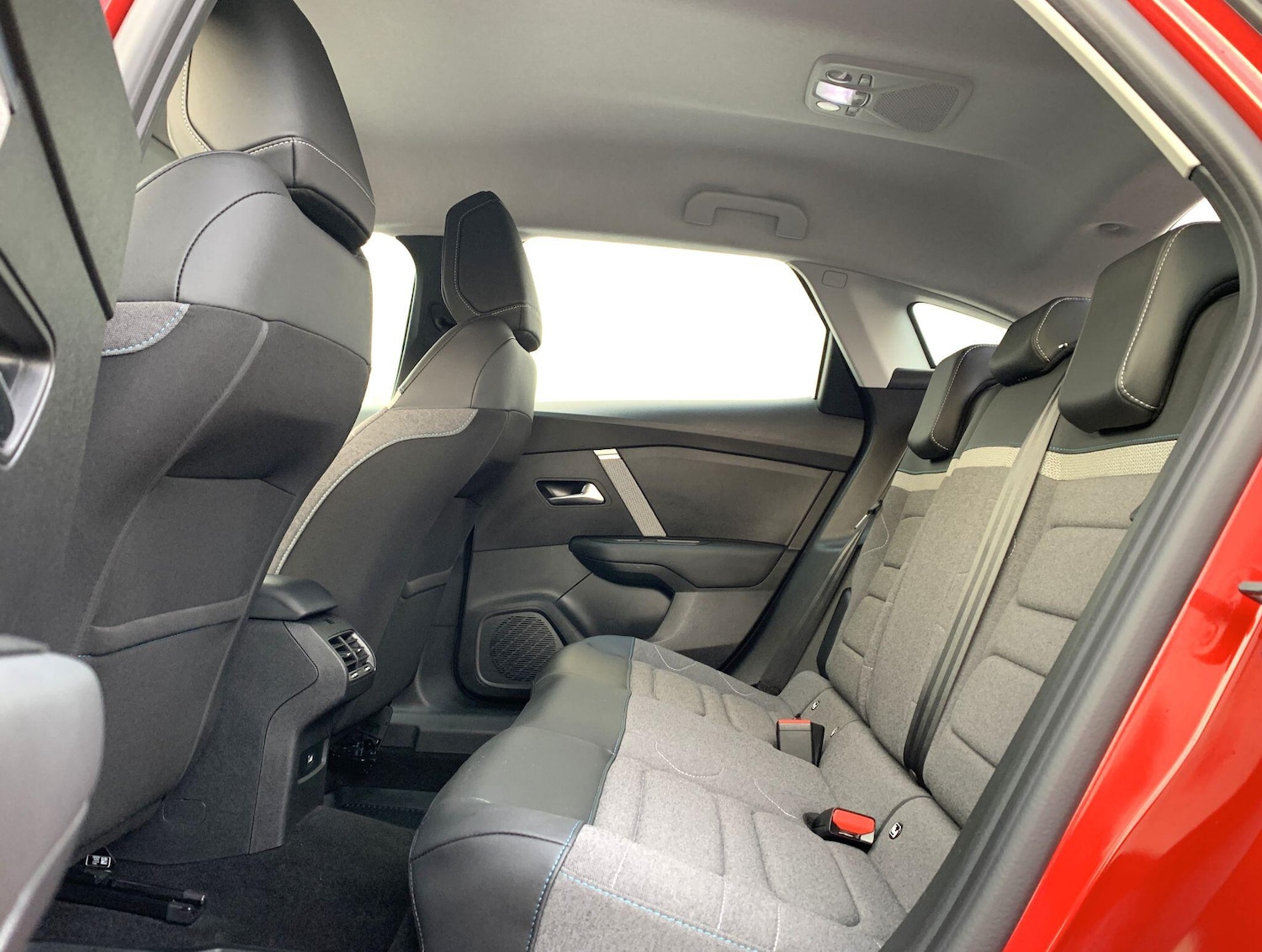 Used Citroen C4 2024 for sale - 76913636: Photo 9