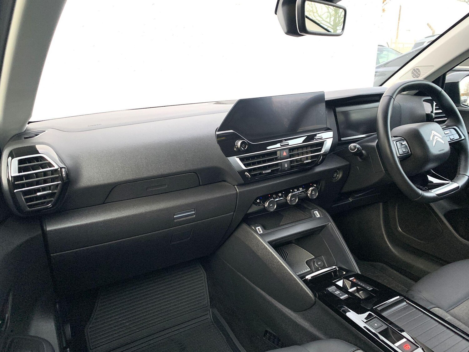 Used Citroen e-C4 2023 for sale - 76398430: Photo 17