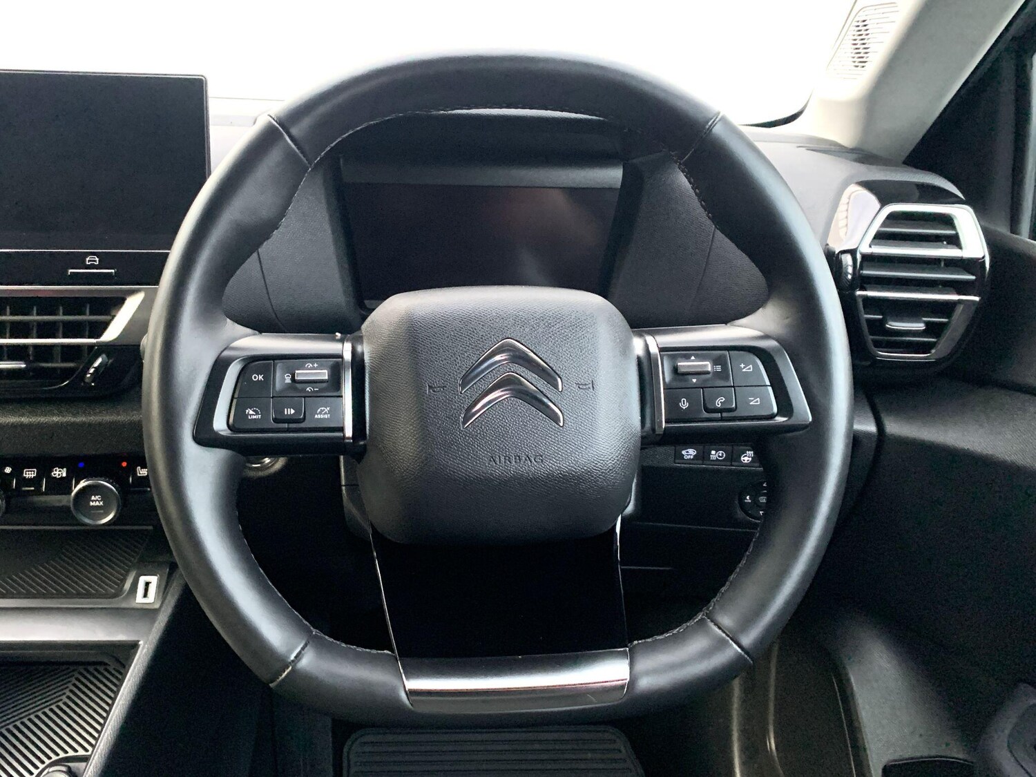 Used Citroen e-C4 2023 for sale - 76398430: Photo 19