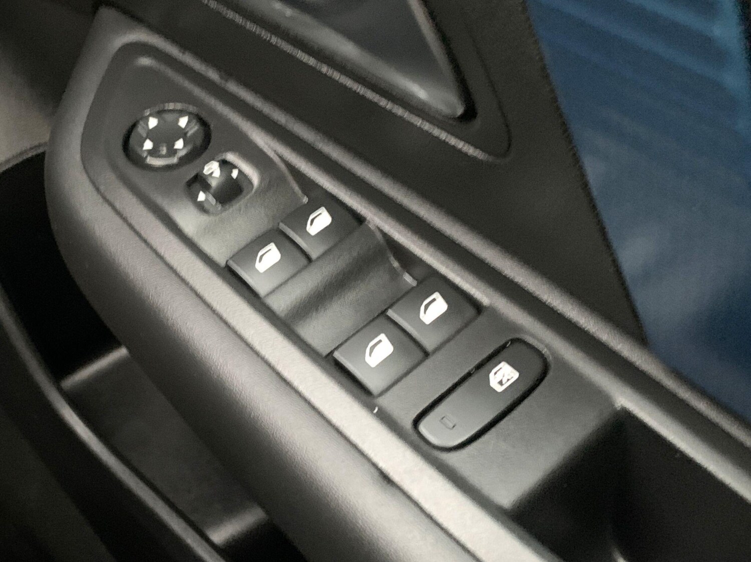 Used Citroen e-C4 2023 for sale - 76398430: Photo 32