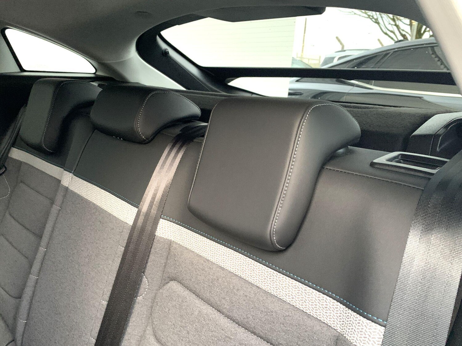 Used Citroen e-C4 2023 for sale - 76398430: Photo 40