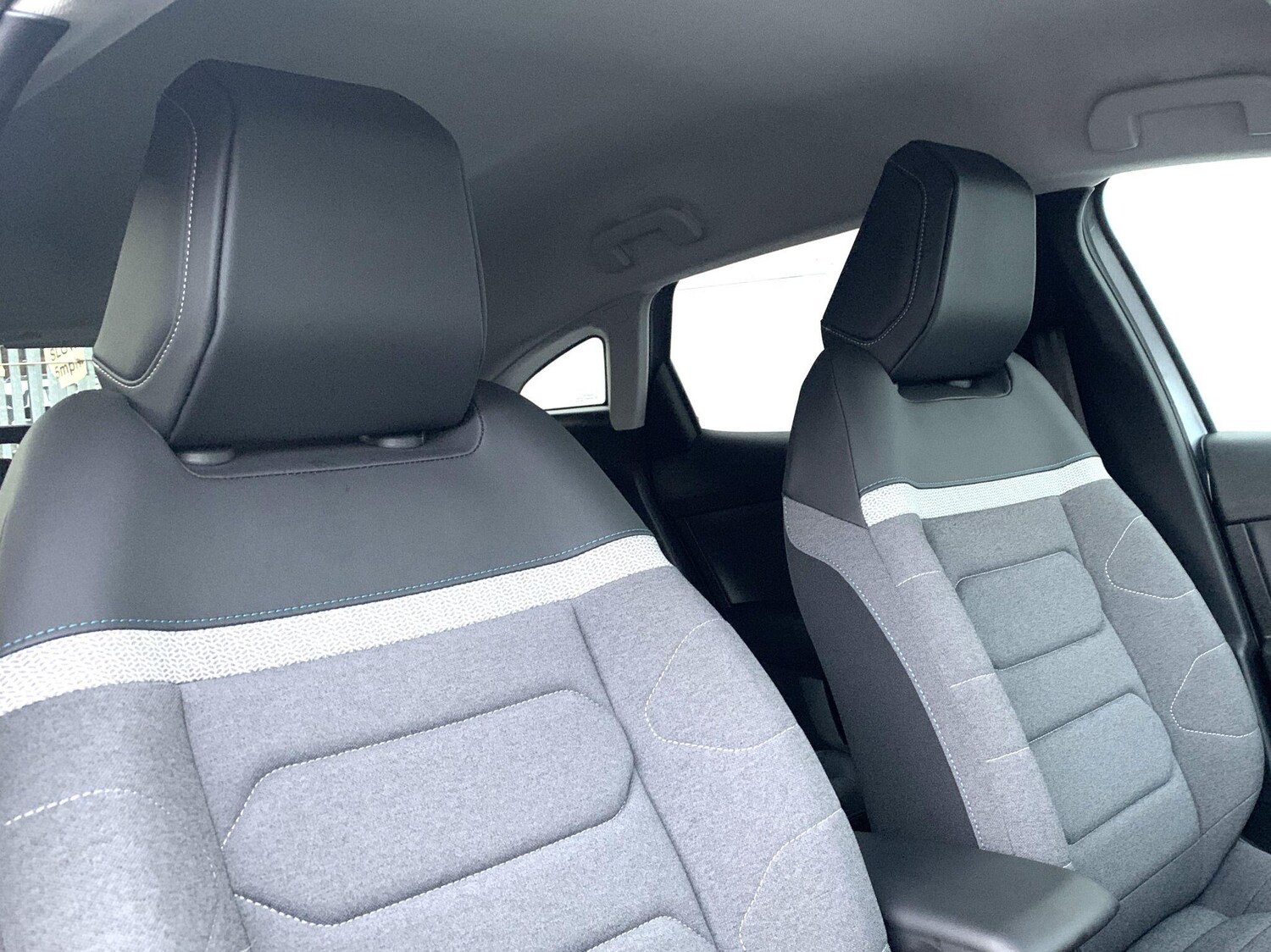 Used Citroen e-C4 2023 for sale - 76398430: Photo 42