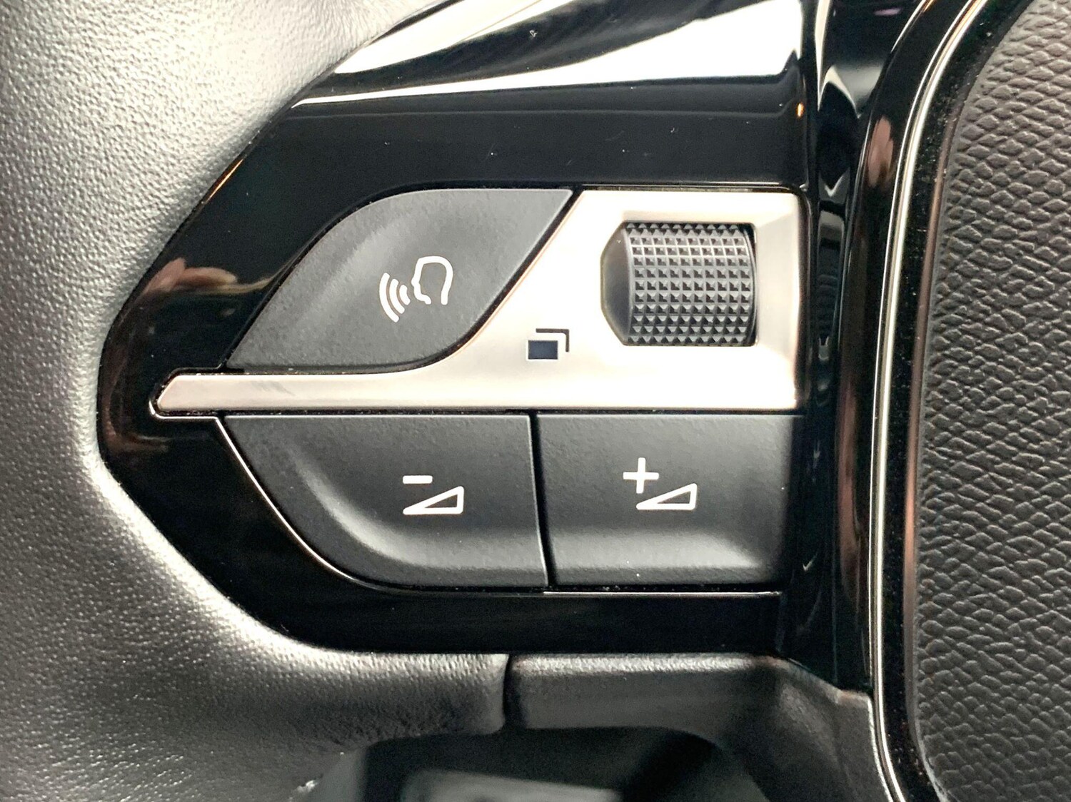 Used Peugeot E-208 2024 for sale - 76399186: Photo 25