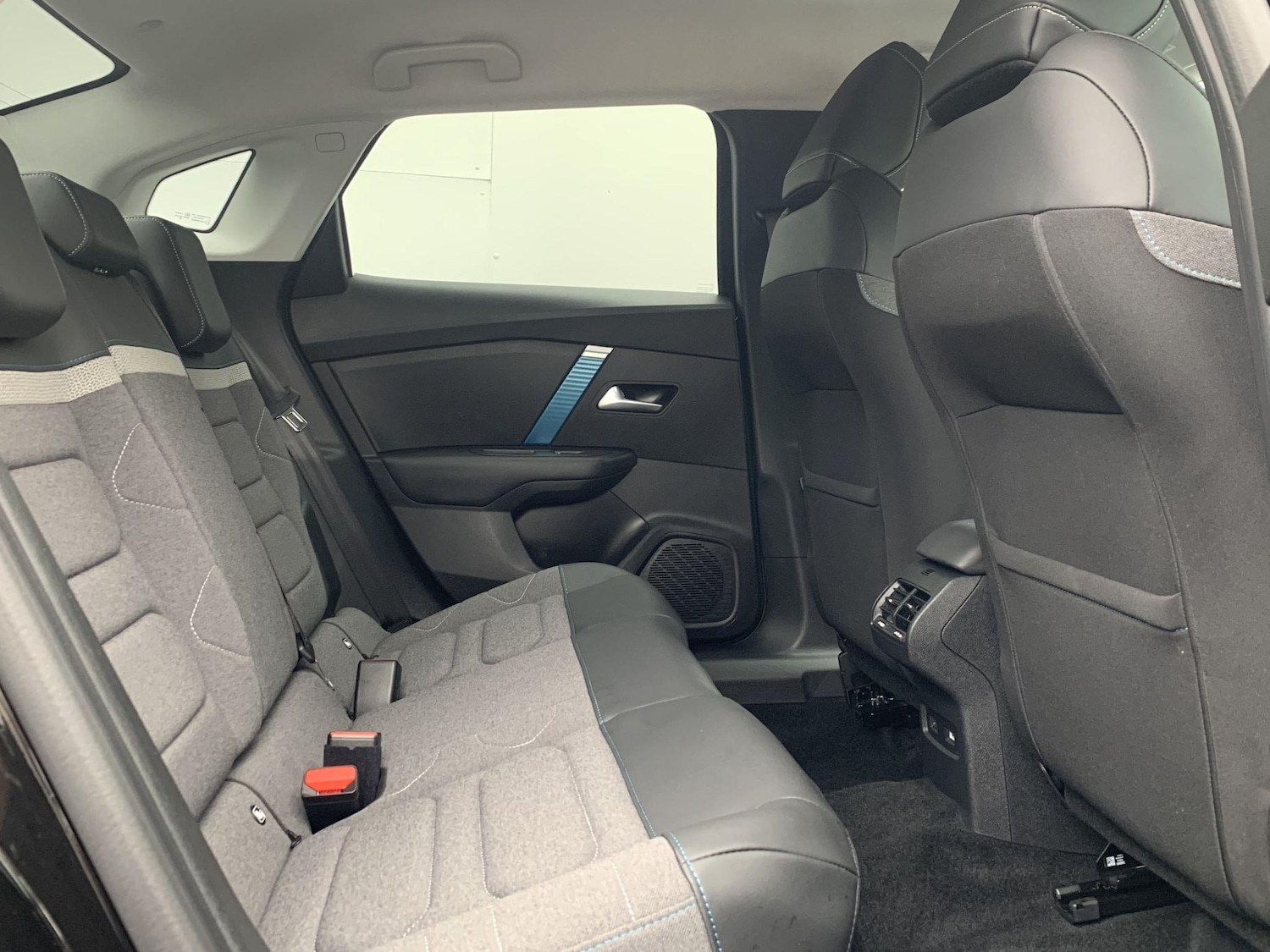 Used Citroen C4 2023 for sale - 77074530: Photo 5