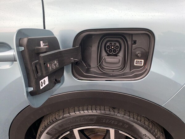 Used Citroen e-C4 2023 for sale - 75658068: Photo 37