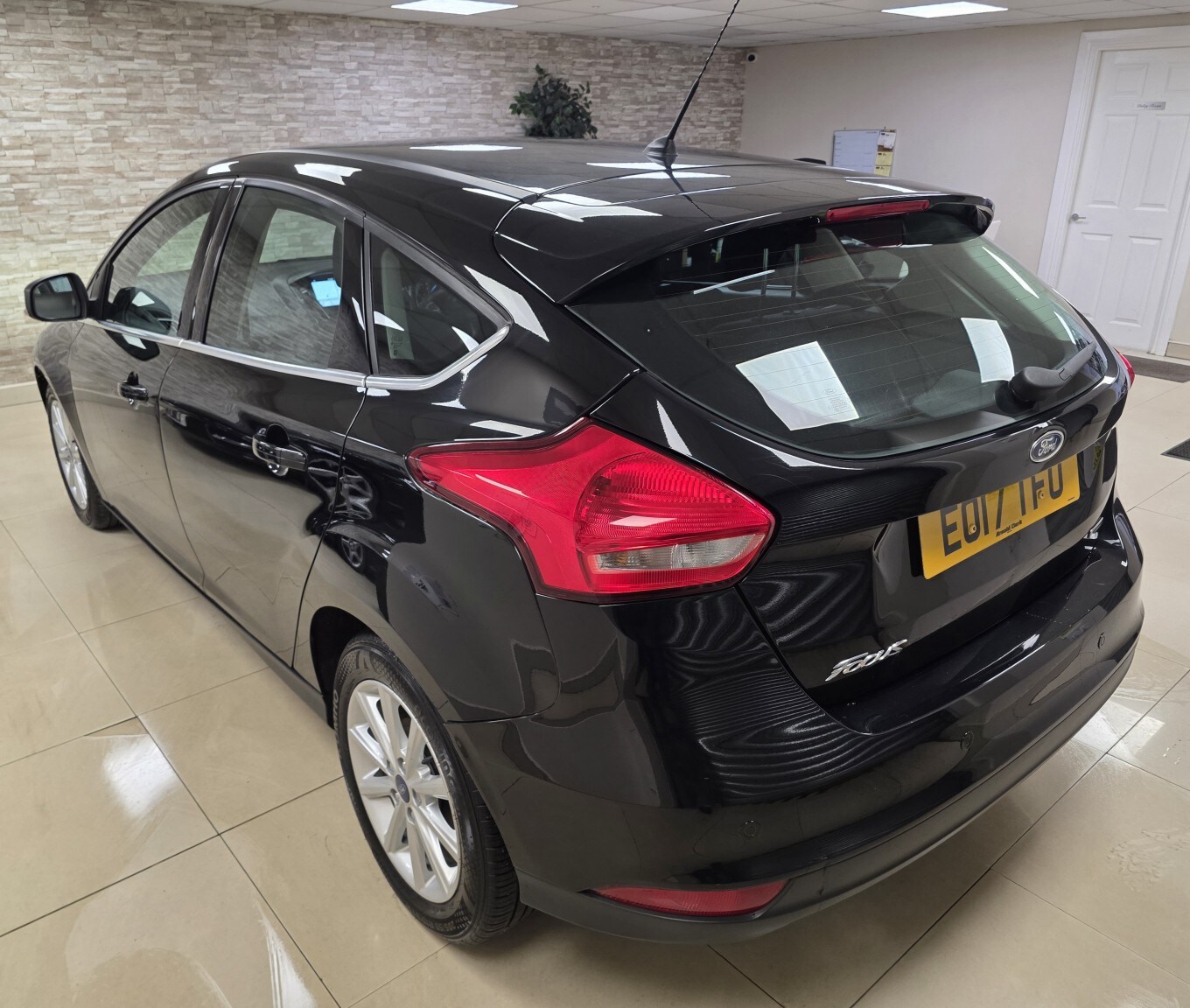 Used Ford Focus 2017 for sale - 77694354: Photo 3