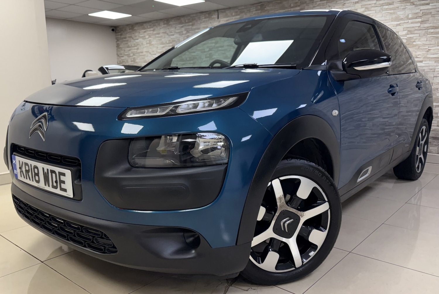 Used Citroen C4 Cactus 2018 for sale - 77535950: Photo 2