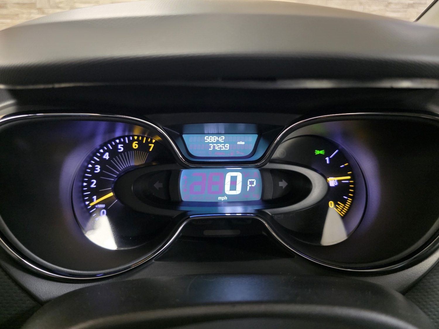 Used Renault Captur 2015 for sale - 76785132: Photo 11