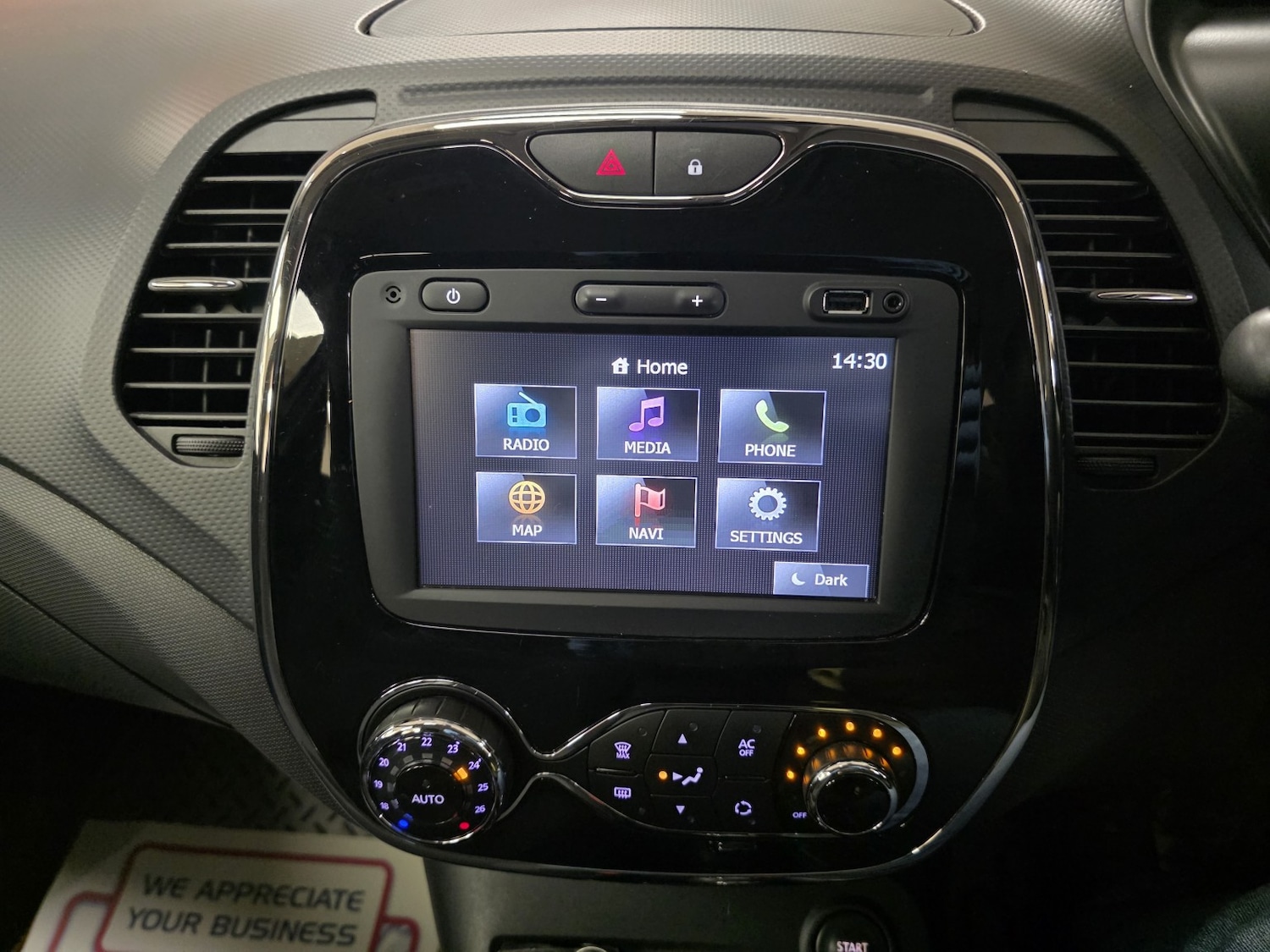 Used Renault Captur 2015 for sale - 76785132: Photo 12