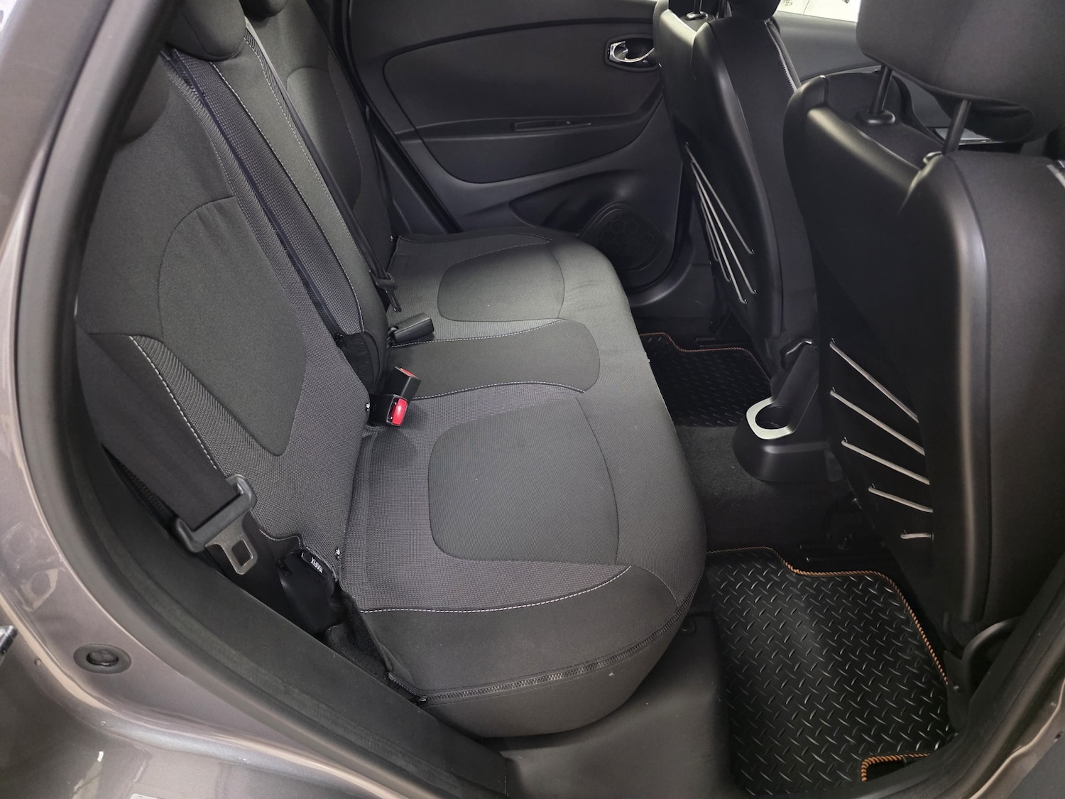 Used Renault Captur 2015 for sale - 76785132: Photo 18