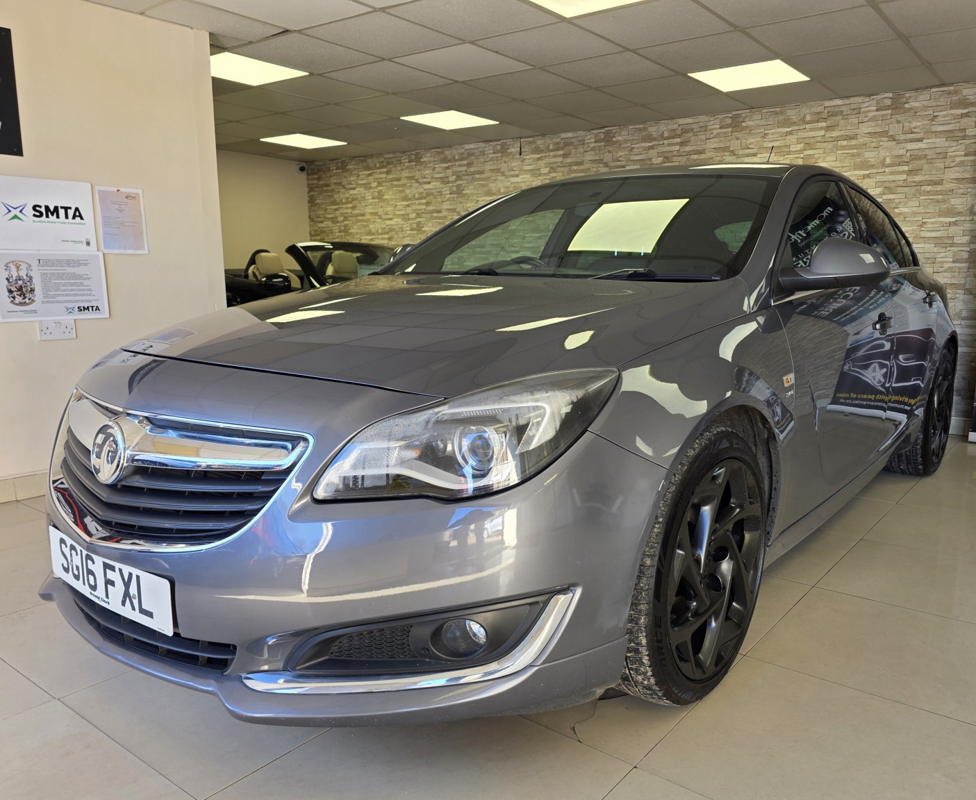 Used Vauxhall Insignia 2016 for sale - 77781604: Photo 2