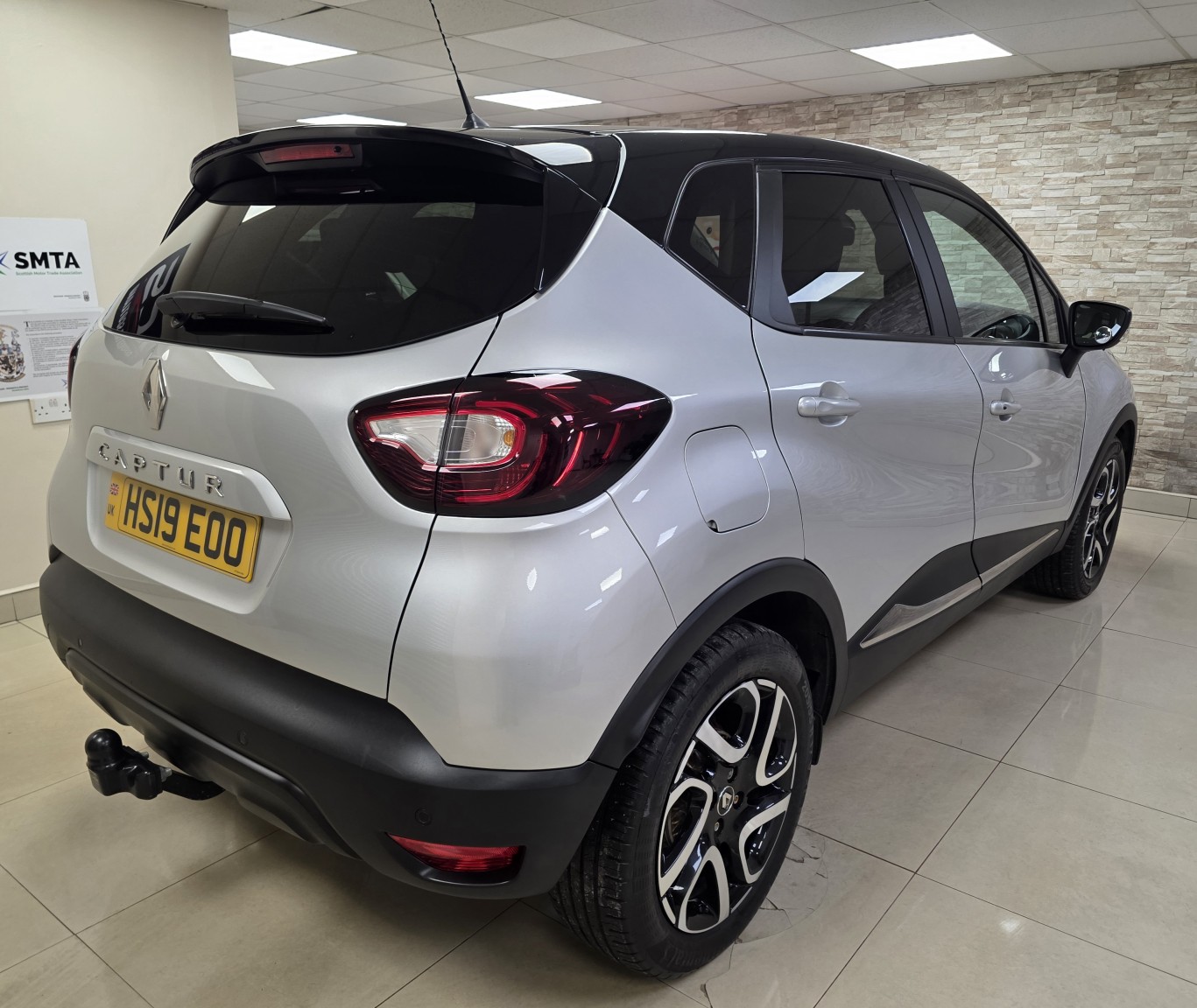 Used Renault Captur 2019 for sale - 76924396: Photo 3